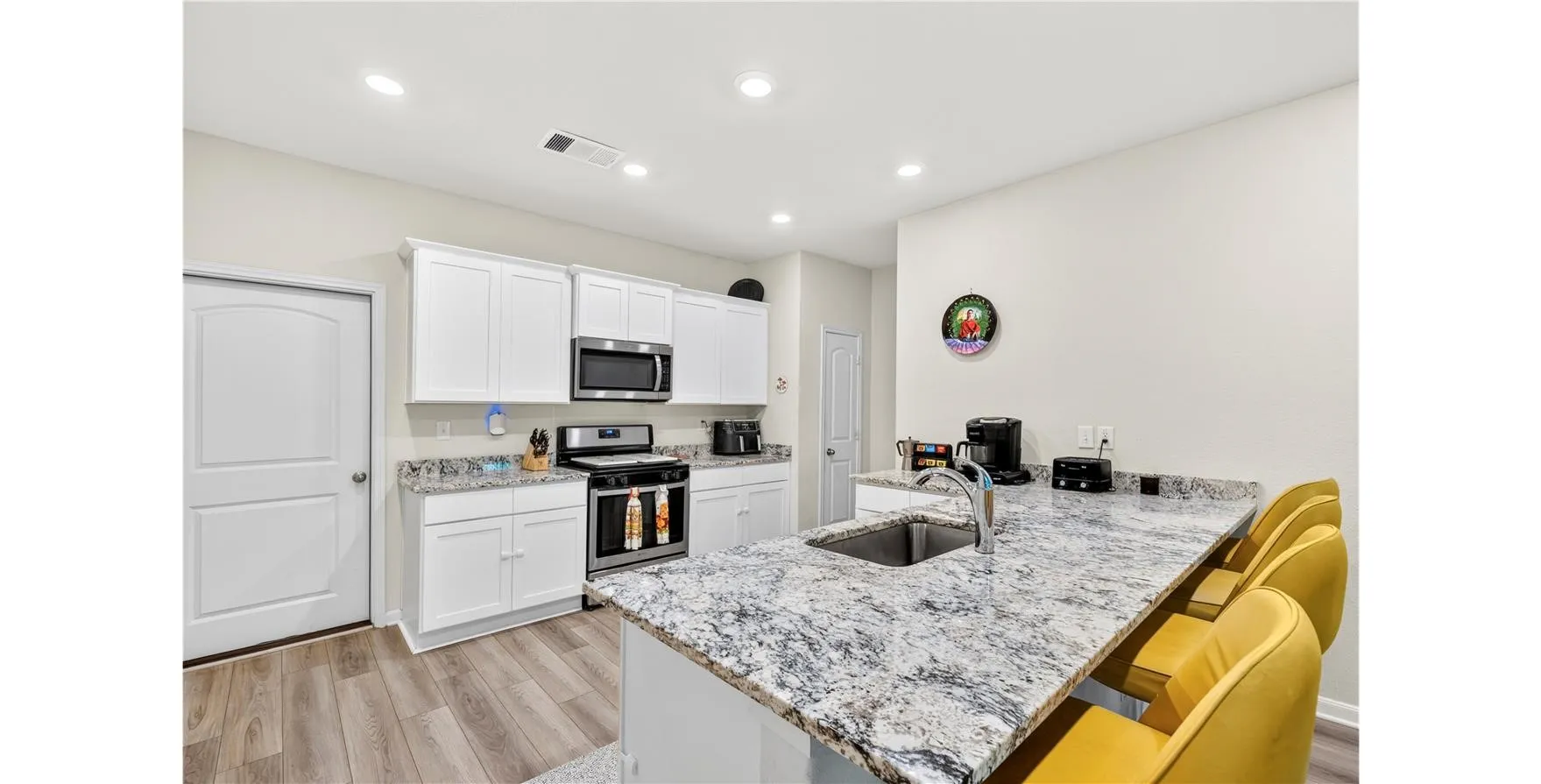 Single Family Residence For Sale in Collin County , 311 Marsh Lane, Princeton, Texas 75407, 3 Bedroom, 3 Bathroom, 2 Garage spaces, 1,550 Sqft, built in 2022, mls#21276561, Real Estate Agent in Princeton, Homes For Sale in Collin county, Homes For Sale in Princeton, Realtor in Princeton Texas, Real Estate Brokerage Independent Realty Texas, Luminita Cordes Realtor
