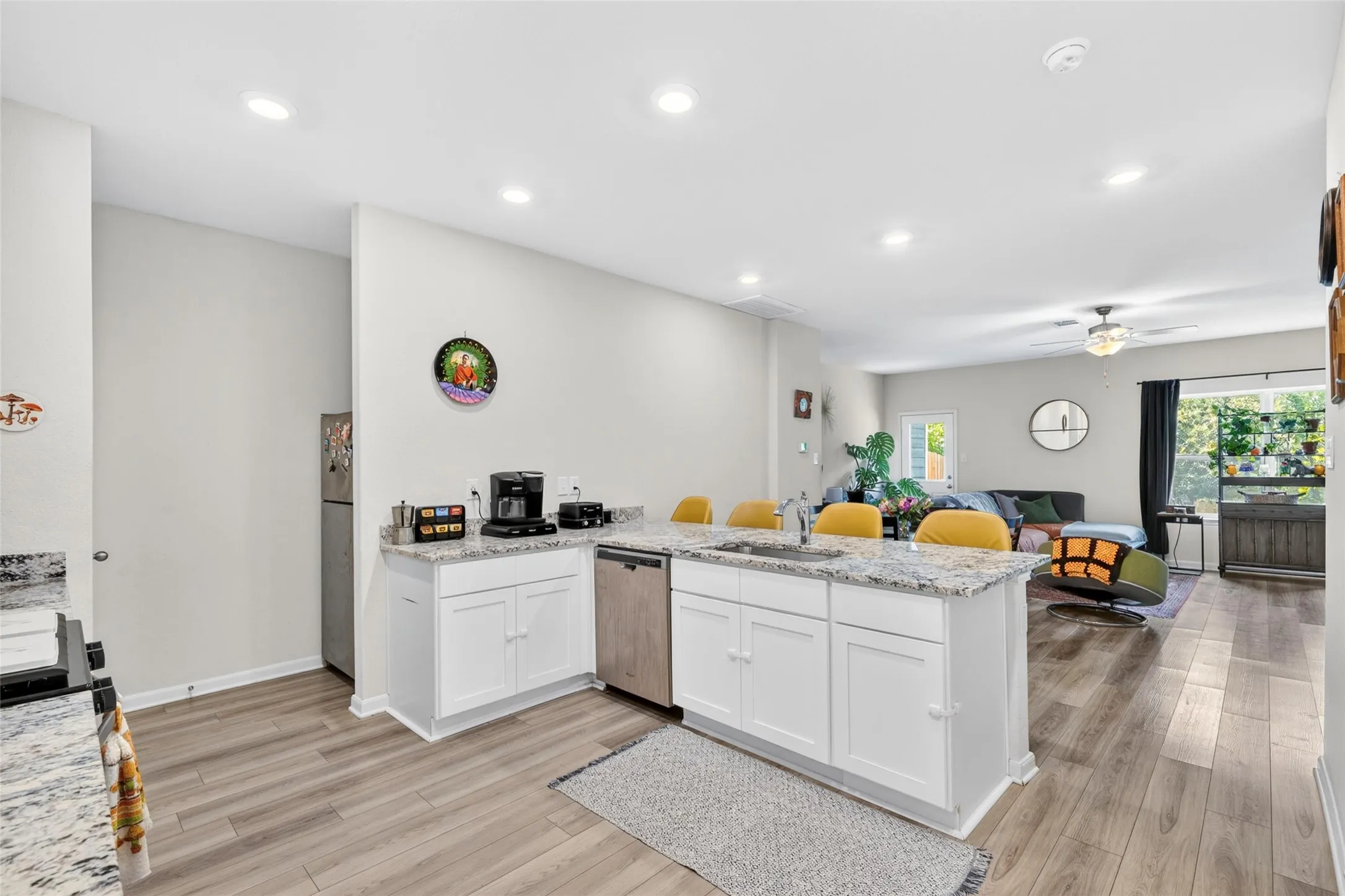 Single Family Residence For Sale in Collin County , 311 Marsh Lane, Princeton, Texas 75407, 3 Bedroom, 3 Bathroom, 2 Garage spaces, 1,550 Sqft, built in 2022, mls#21276561, Real Estate Agent in Princeton, Homes For Sale in Collin county, Homes For Sale in Princeton, Realtor in Princeton Texas, Real Estate Brokerage Independent Realty Texas, Luminita Cordes Realtor