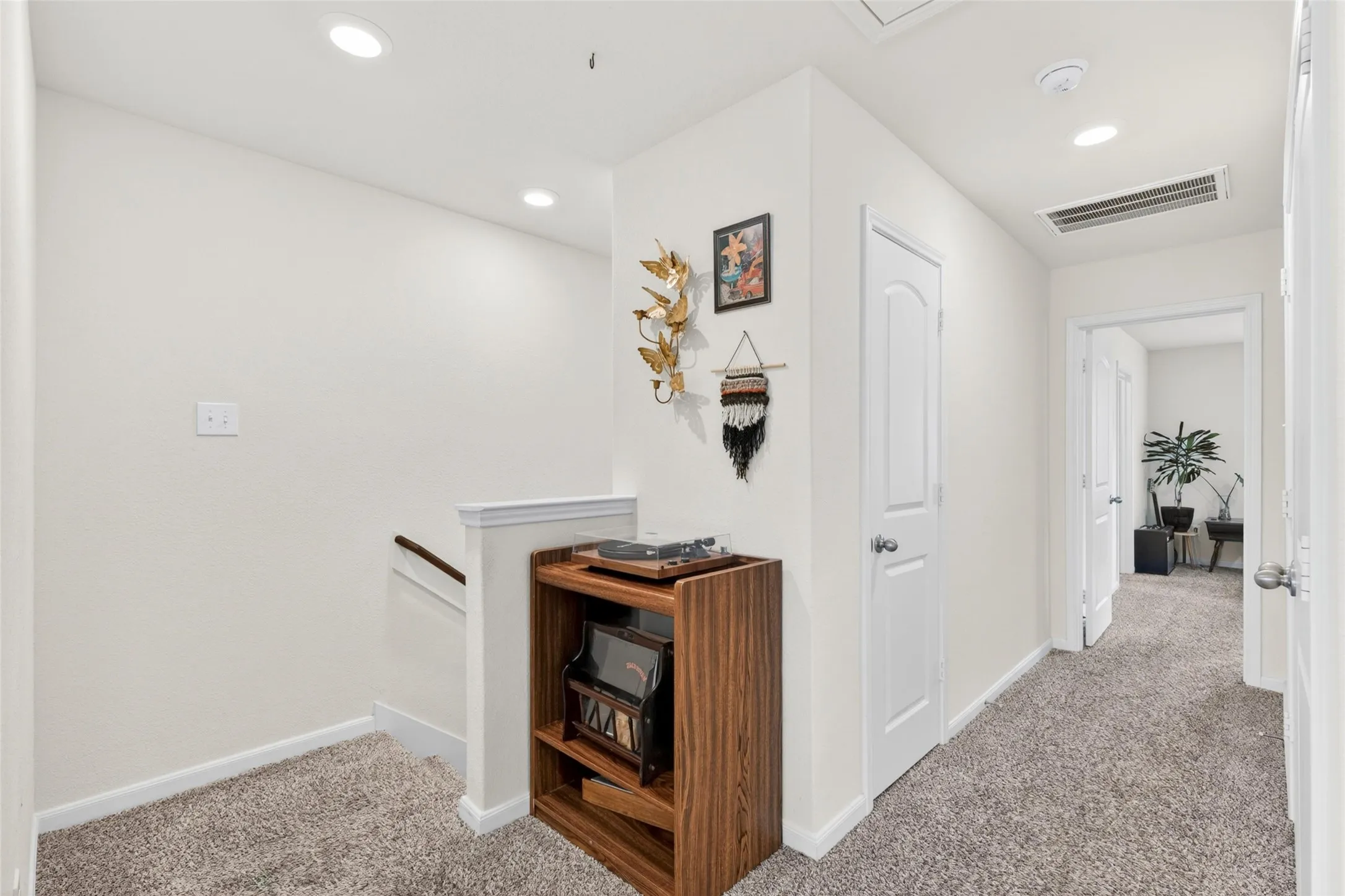 Single Family Residence For Sale in Collin County , 311 Marsh Lane, Princeton, Texas 75407, 3 Bedroom, 3 Bathroom, 2 Garage spaces, 1,550 Sqft, built in 2022, mls#21276561, Real Estate Agent in Princeton, Homes For Sale in Collin county, Homes For Sale in Princeton, Realtor in Princeton Texas, Real Estate Brokerage Independent Realty Texas, Luminita Cordes Realtor