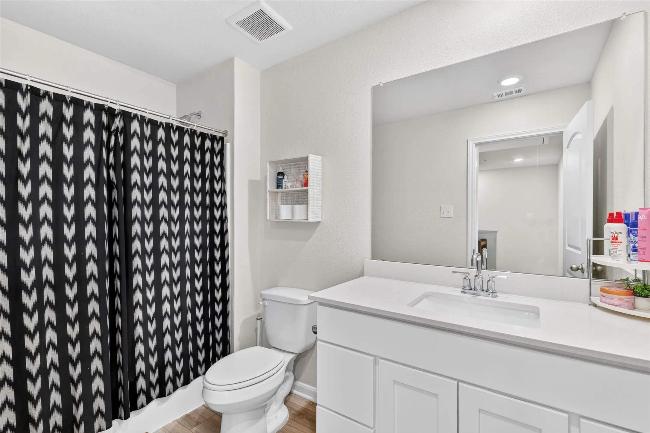 Single Family Residence For Sale in Collin County , 311 Marsh Lane, Princeton, Texas 75407, 3 Bedroom, 3 Bathroom, 2 Garage spaces, 1,550 Sqft, built in 2022, mls#21276561, Real Estate Agent in Princeton, Homes For Sale in Collin county, Homes For Sale in Princeton, Realtor in Princeton Texas, Real Estate Brokerage Independent Realty Texas, Luminita Cordes Realtor