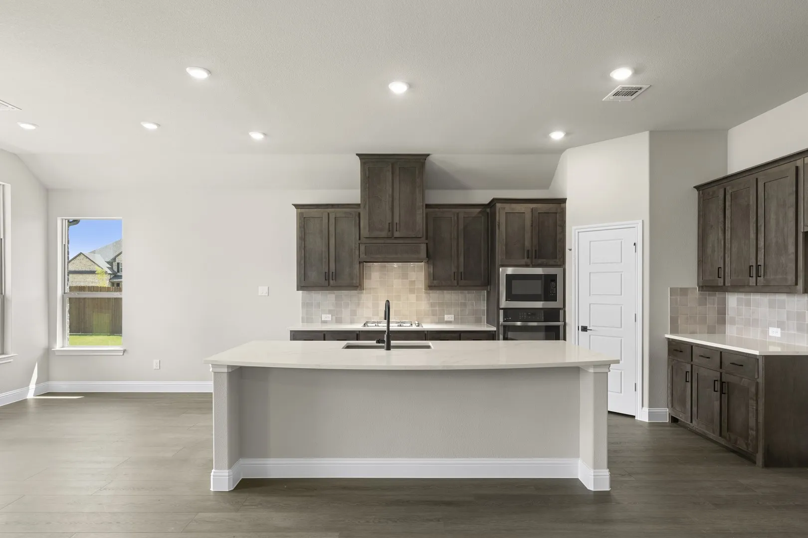 DFW-Lovers Landing-Concept 2267-238 Harmony Avenue-Kitchen-Risewell Homes