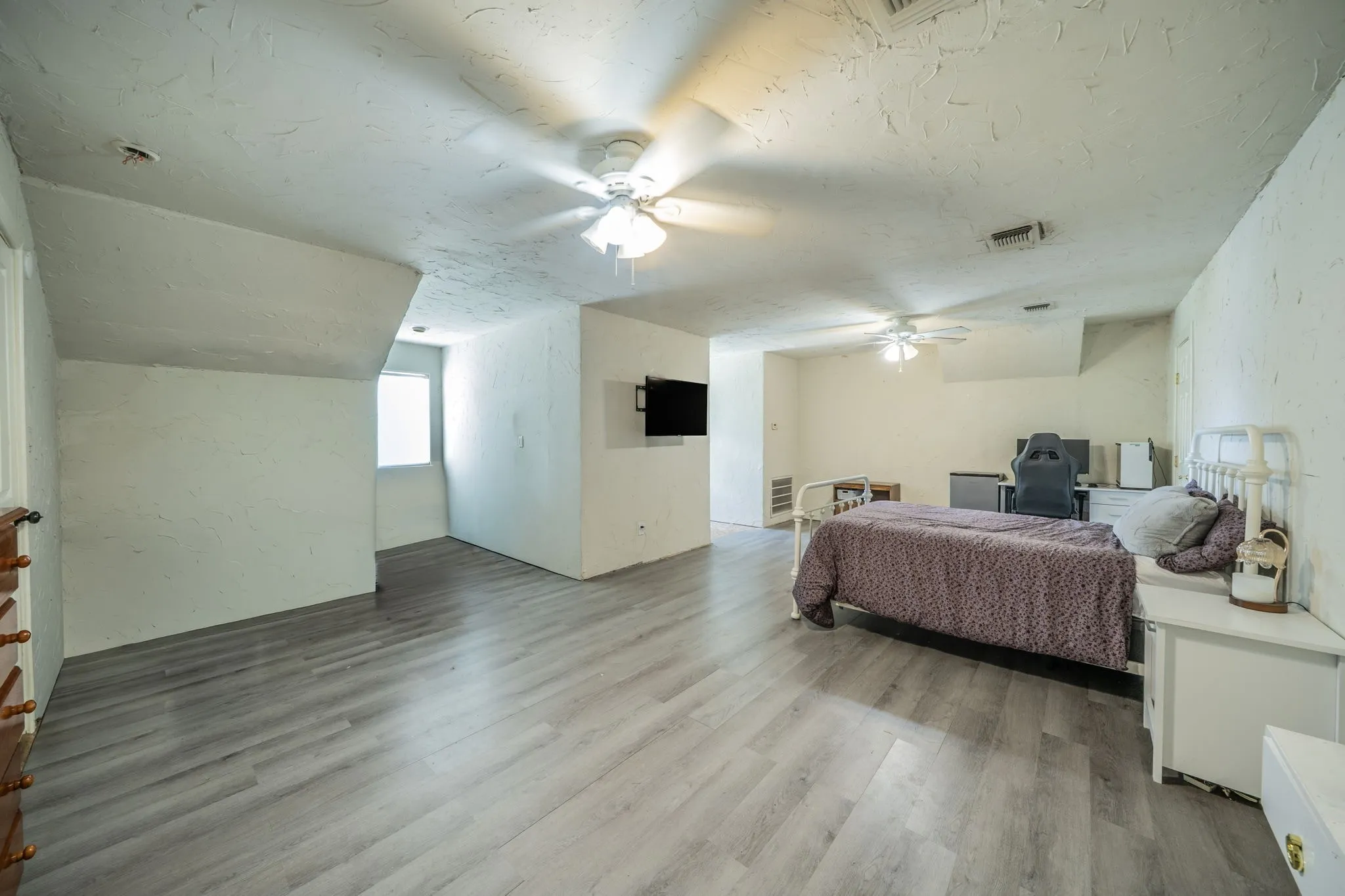 Single Family Residence For Sale in Parker County , 2114 Sagewood Drive, Weatherford, Texas 76087, 5 Bedroom, 3 Bathroom, 2 Garage spaces, 2,626 Sqft, built in 1999, mls#21270567, Real Estate Agent in Weatherford, Homes For Sale in Parker county, Homes For Sale in Weatherford, Realtor in Weatherford Texas, Real Estate Brokerage Independent Realty Texas, Luminita Cordes Realtor
