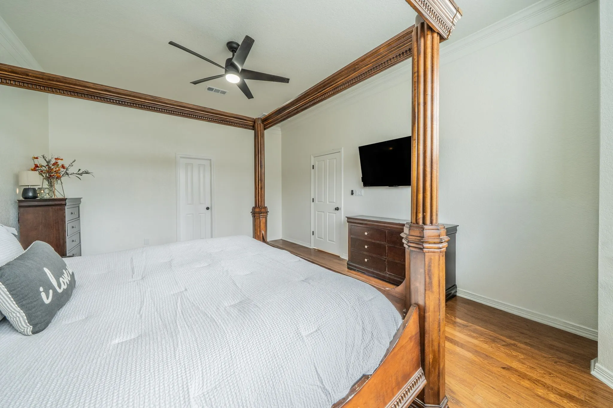 Single Family Residence For Sale in Parker County , 2114 Sagewood Drive, Weatherford, Texas 76087, 5 Bedroom, 3 Bathroom, 2 Garage spaces, 2,626 Sqft, built in 1999, mls#21270567, Real Estate Agent in Weatherford, Homes For Sale in Parker county, Homes For Sale in Weatherford, Realtor in Weatherford Texas, Real Estate Brokerage Independent Realty Texas, Luminita Cordes Realtor