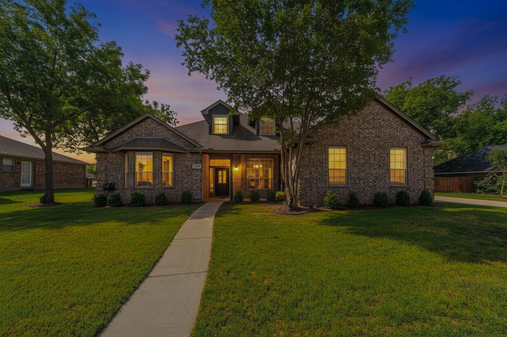 Single Family Residence For Sale in Parker County , 2114 Sagewood Drive, Weatherford, Texas 76087, 5 Bedroom, 3 Bathroom, 2 Garage spaces, 2,626 Sqft, built in 1999, mls#21270567, Real Estate Agent in Weatherford, Homes For Sale in Parker county, Homes For Sale in Weatherford, Realtor in Weatherford Texas, Real Estate Brokerage Independent Realty Texas, Luminita Cordes Realtor