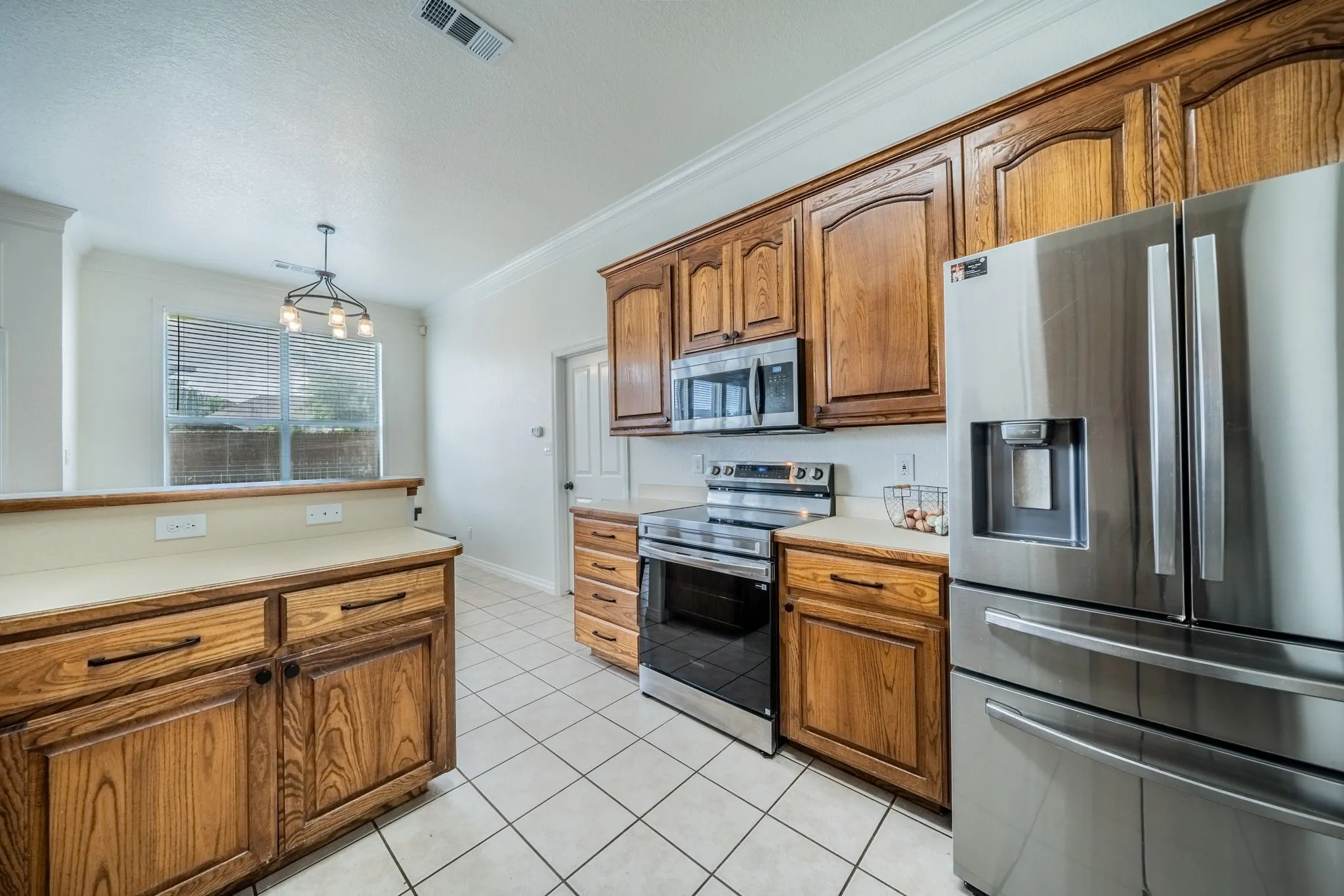 Single Family Residence For Sale in Parker County , 2114 Sagewood Drive, Weatherford, Texas 76087, 5 Bedroom, 3 Bathroom, 2 Garage spaces, 2,626 Sqft, built in 1999, mls#21270567, Real Estate Agent in Weatherford, Homes For Sale in Parker county, Homes For Sale in Weatherford, Realtor in Weatherford Texas, Real Estate Brokerage Independent Realty Texas, Luminita Cordes Realtor