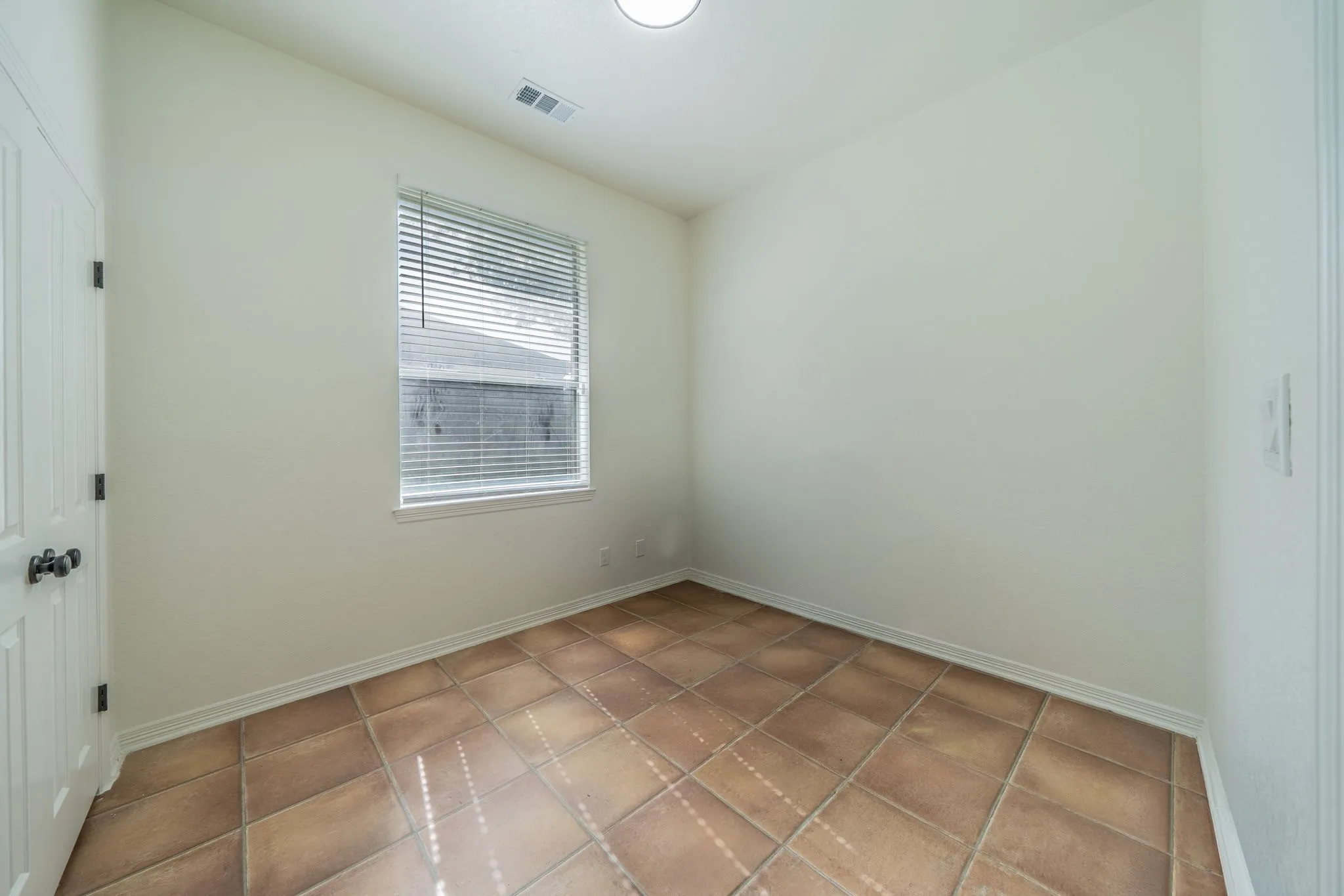 Single Family Residence For Sale in Parker County , 2114 Sagewood Drive, Weatherford, Texas 76087, 5 Bedroom, 3 Bathroom, 2 Garage spaces, 2,626 Sqft, built in 1999, mls#21270567, Real Estate Agent in Weatherford, Homes For Sale in Parker county, Homes For Sale in Weatherford, Realtor in Weatherford Texas, Real Estate Brokerage Independent Realty Texas, Luminita Cordes Realtor