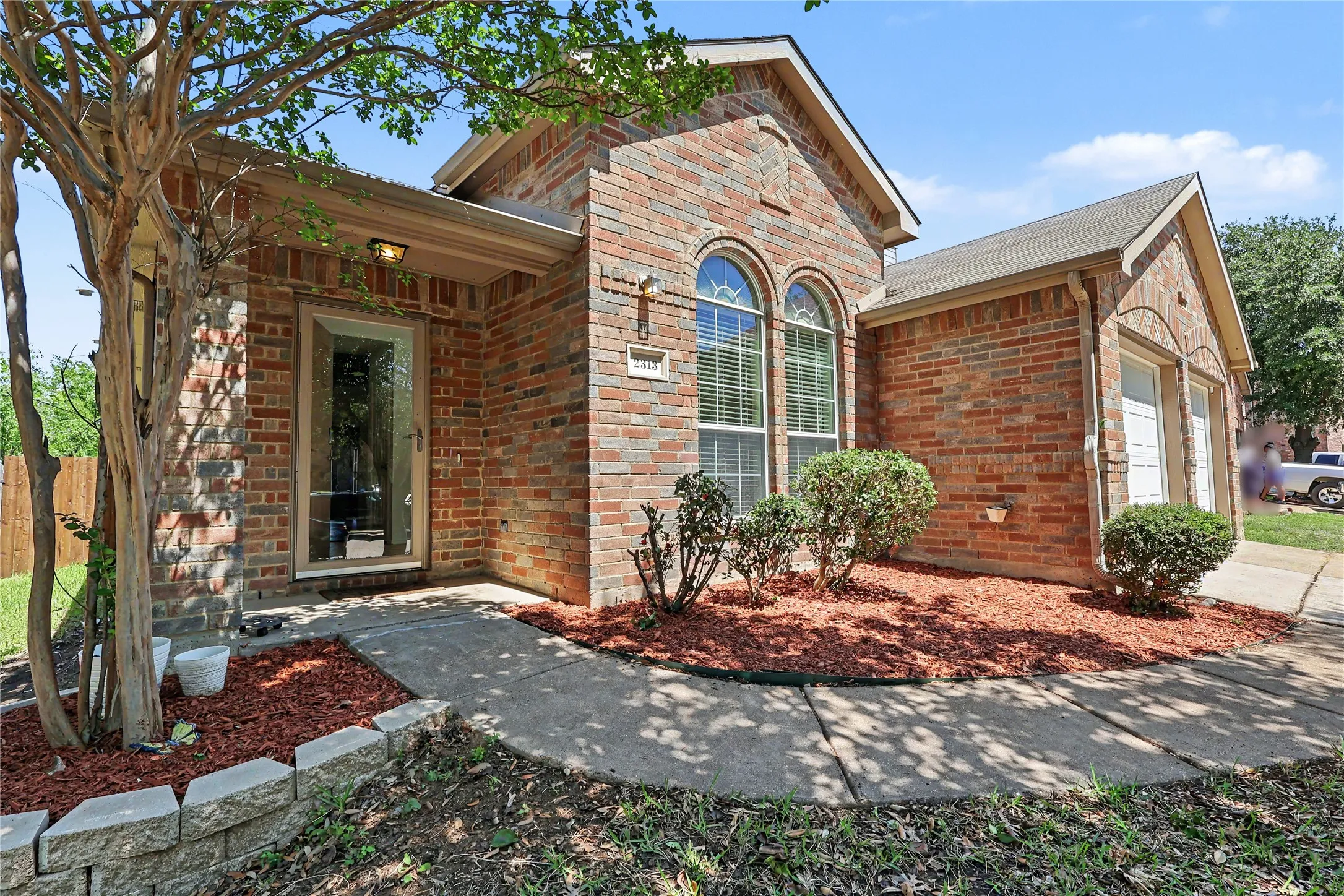 Single Family Residence For Sale in Dallas County , 2313 Becard Drive, Mesquite, Texas 75181, 3 Bedrooms, 2 Bathrooms, 2 Garage spaces, 2,193 Sqft, built in 2005, Price $299,500, mls#21276098, Real Estate Agent in Mesquite, Homes For Sale in Dallas county, Homes For Sale in Mesquite, Realtor in Mesquite Texas, Real Estate Brokerage Independent Realty Texas, Luminita Cordes Realtor