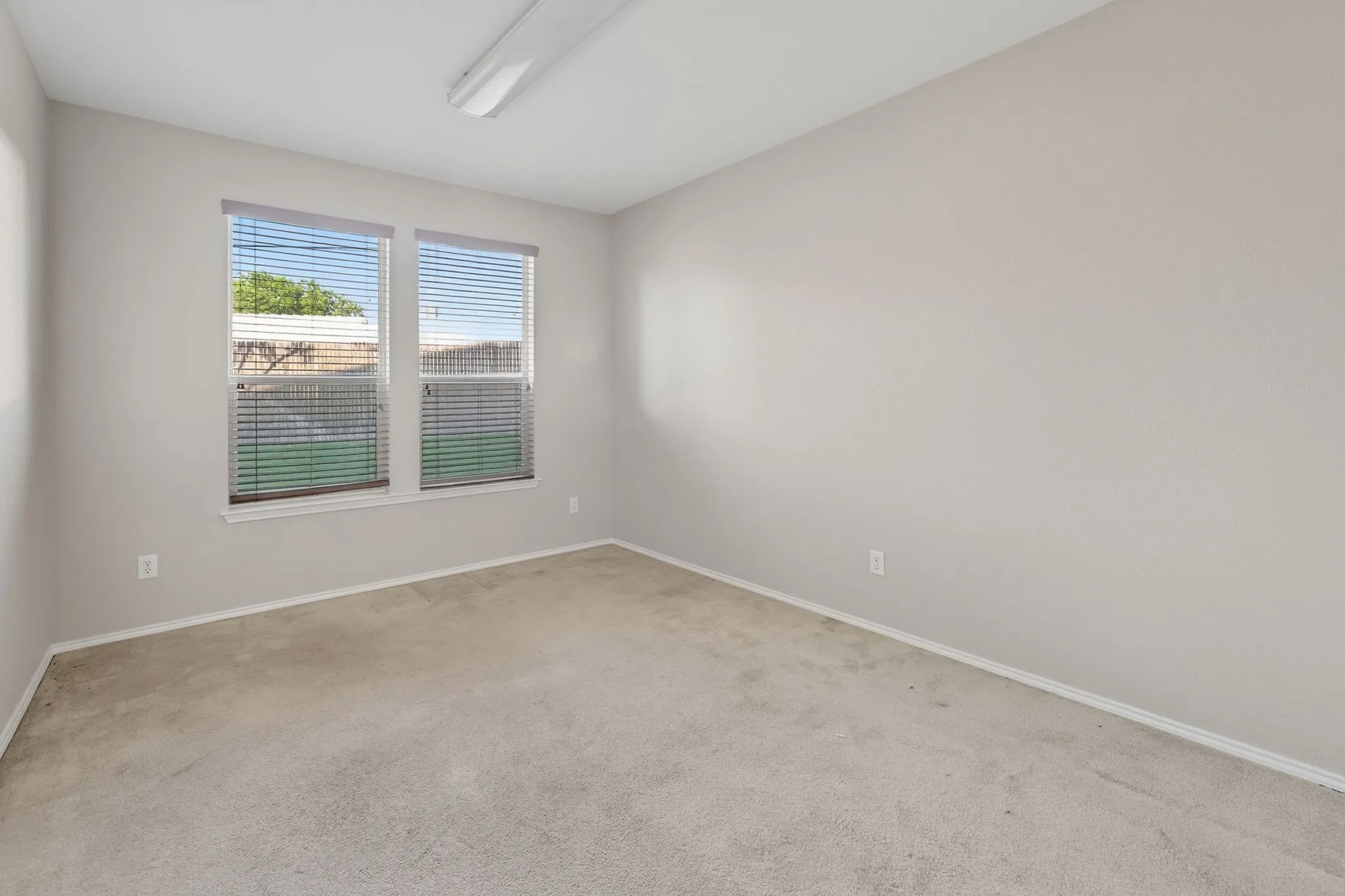 Single Family Residence For Sale in Tarrant County , 5816 Hilton Head Drive, North Richland Hills, Texas 76180, 4 Bedroom, 3 Bathroom, 2 Garage spaces, 2,751 Sqft, built in 2004, mls#21275069, Real Estate Agent in North Richland Hills, Homes For Sale in Tarrant county, Homes For Sale in North Richland Hills, Realtor in North Richland Hills Texas, Real Estate Brokerage Independent Realty Texas, Luminita Cordes Realtor