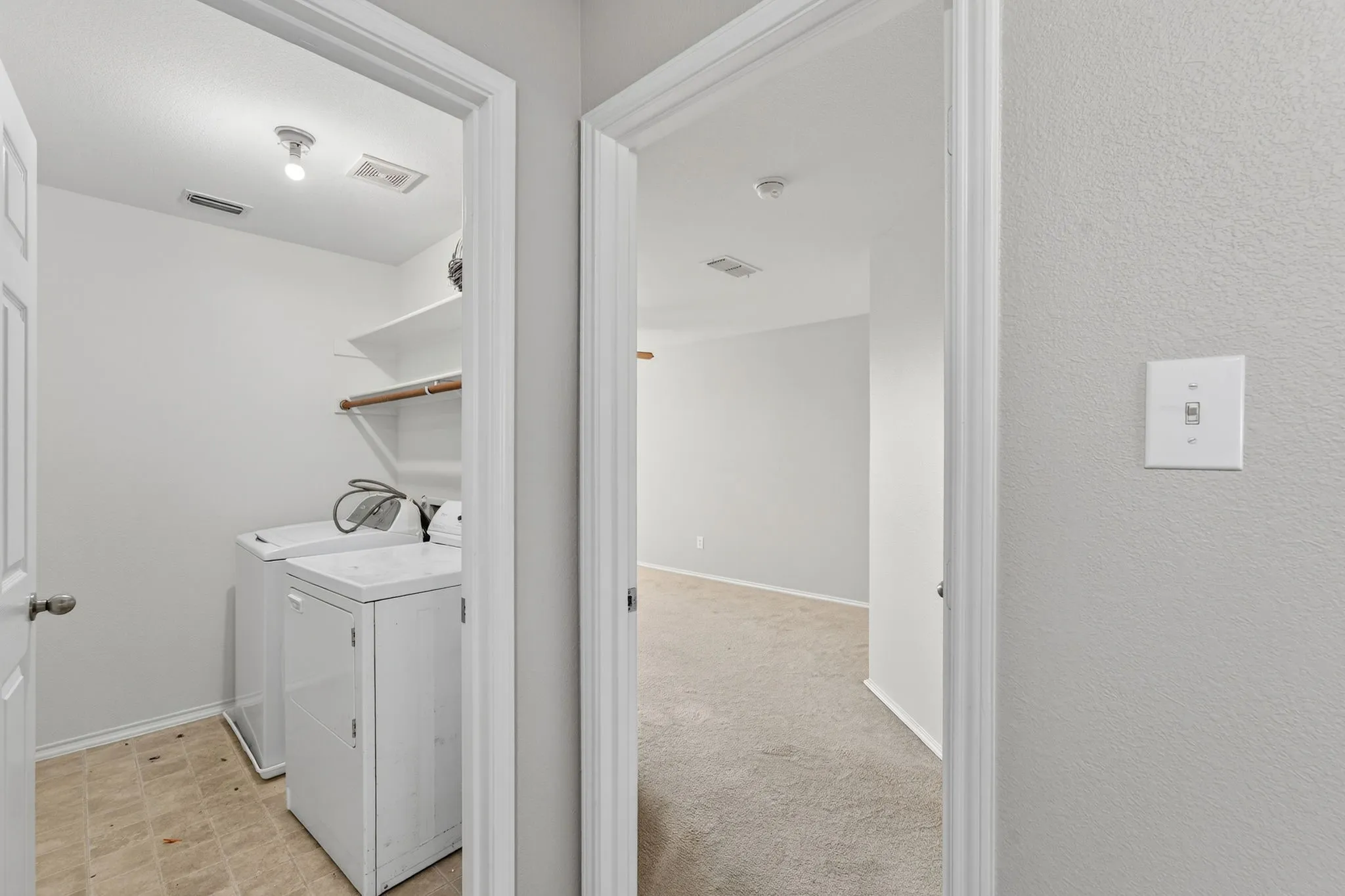 Single Family Residence For Sale in Tarrant County , 5816 Hilton Head Drive, North Richland Hills, Texas 76180, 4 Bedroom, 3 Bathroom, 2 Garage spaces, 2,751 Sqft, built in 2004, mls#21275069, Real Estate Agent in North Richland Hills, Homes For Sale in Tarrant county, Homes For Sale in North Richland Hills, Realtor in North Richland Hills Texas, Real Estate Brokerage Independent Realty Texas, Luminita Cordes Realtor