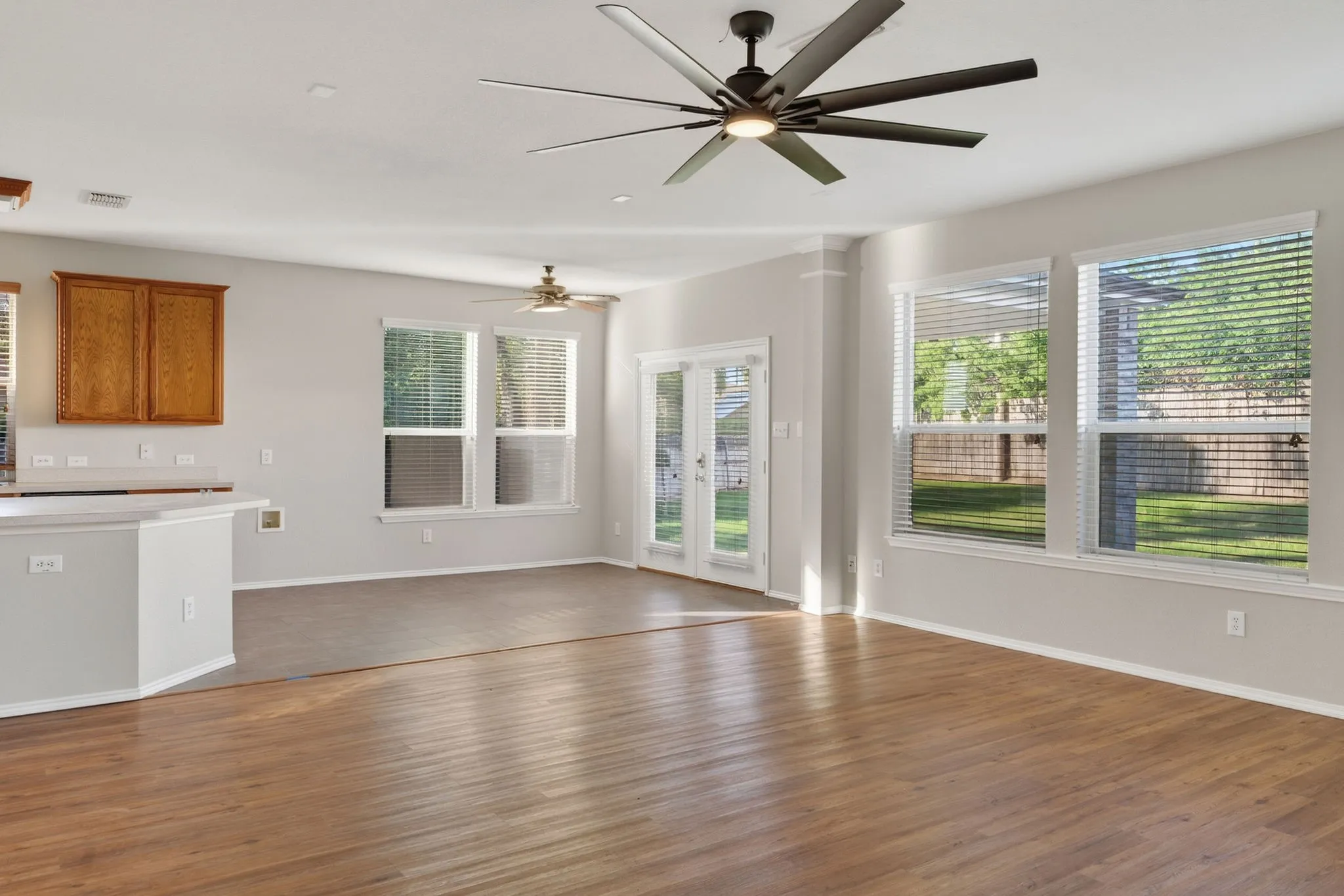 Single Family Residence For Sale in Tarrant County , 5816 Hilton Head Drive, North Richland Hills, Texas 76180, 4 Bedroom, 3 Bathroom, 2 Garage spaces, 2,751 Sqft, built in 2004, mls#21275069, Real Estate Agent in North Richland Hills, Homes For Sale in Tarrant county, Homes For Sale in North Richland Hills, Realtor in North Richland Hills Texas, Real Estate Brokerage Independent Realty Texas, Luminita Cordes Realtor