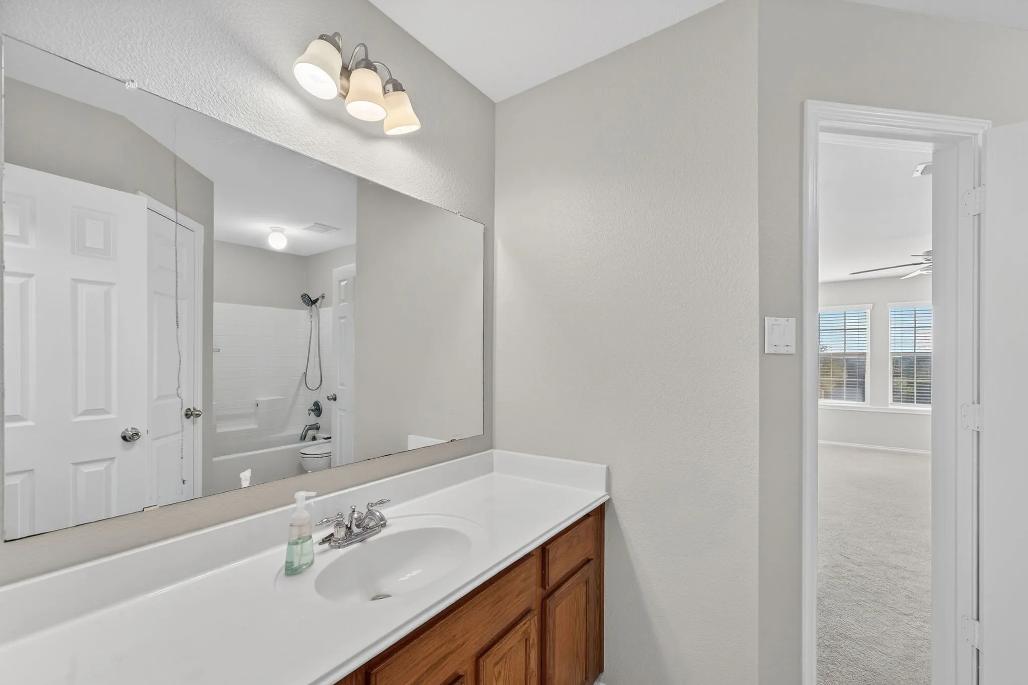 Single Family Residence For Sale in Tarrant County , 5816 Hilton Head Drive, North Richland Hills, Texas 76180, 4 Bedroom, 3 Bathroom, 2 Garage spaces, 2,751 Sqft, built in 2004, mls#21275069, Real Estate Agent in North Richland Hills, Homes For Sale in Tarrant county, Homes For Sale in North Richland Hills, Realtor in North Richland Hills Texas, Real Estate Brokerage Independent Realty Texas, Luminita Cordes Realtor
