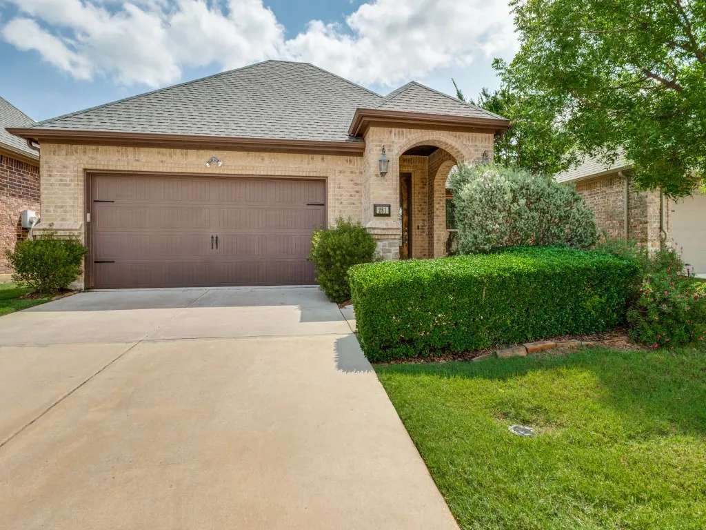 Condominium For Sale in Tarrant County , 281 Tulip Way, Keller, Texas 76248, 2 Bedroom, 2 Bathroom, 2 Garage spaces, 1,605 Sqft, built in 2013, mls#21276072, Real Estate Agent in Keller, Homes For Sale in Tarrant county, Homes For Sale in Keller, Realtor in Keller Texas, Real Estate Brokerage Independent Realty Texas, Luminita Cordes Realtor
