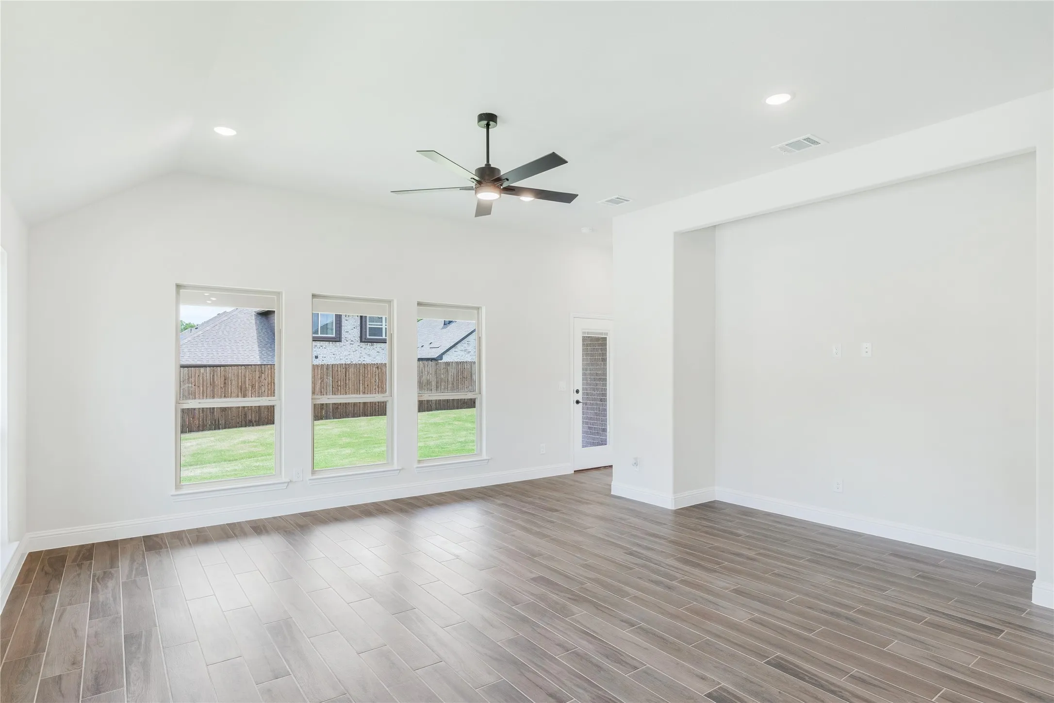 Single Family Residence For Sale in Fannin County , 1269 Emily Drive, Trenton, Texas 75490, 3 Bedroom, 2 Bathroom, 2 Garage spaces, 1,840 Sqft, built in 2026, mls#21276623, Real Estate Agent in Trenton, Homes For Sale in Fannin county, Homes For Sale in Trenton, Realtor in Trenton Texas, Real Estate Brokerage Independent Realty Texas, Luminita Cordes Realtor