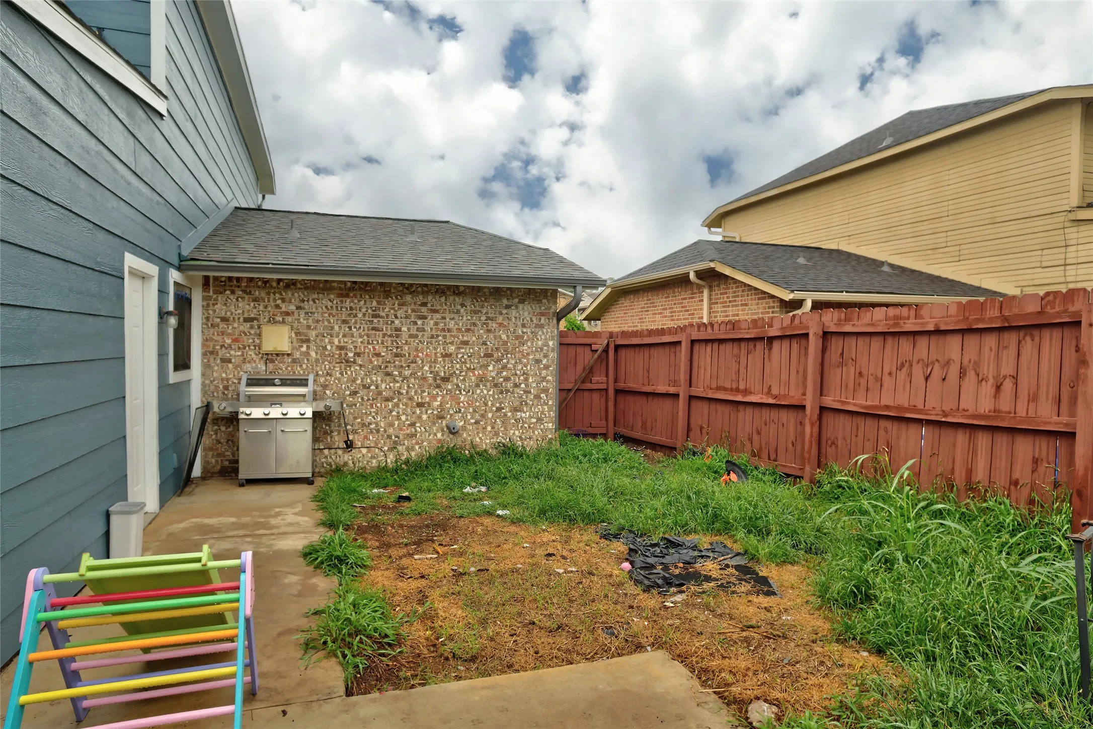 Duplex For Sale in Denton County , 707 & 711 Wolftrap Drive, Denton, Texas 76209, 6 Bedroom, 4 Bathroom, 2 Garage spaces, 2,692 Sqft, built in 1984, mls#21271761, Real Estate Agent in Denton, Homes For Sale in Denton county, Homes For Sale in Denton, Realtor in Denton Texas, Real Estate Brokerage Independent Realty Texas, Luminita Cordes Realtor