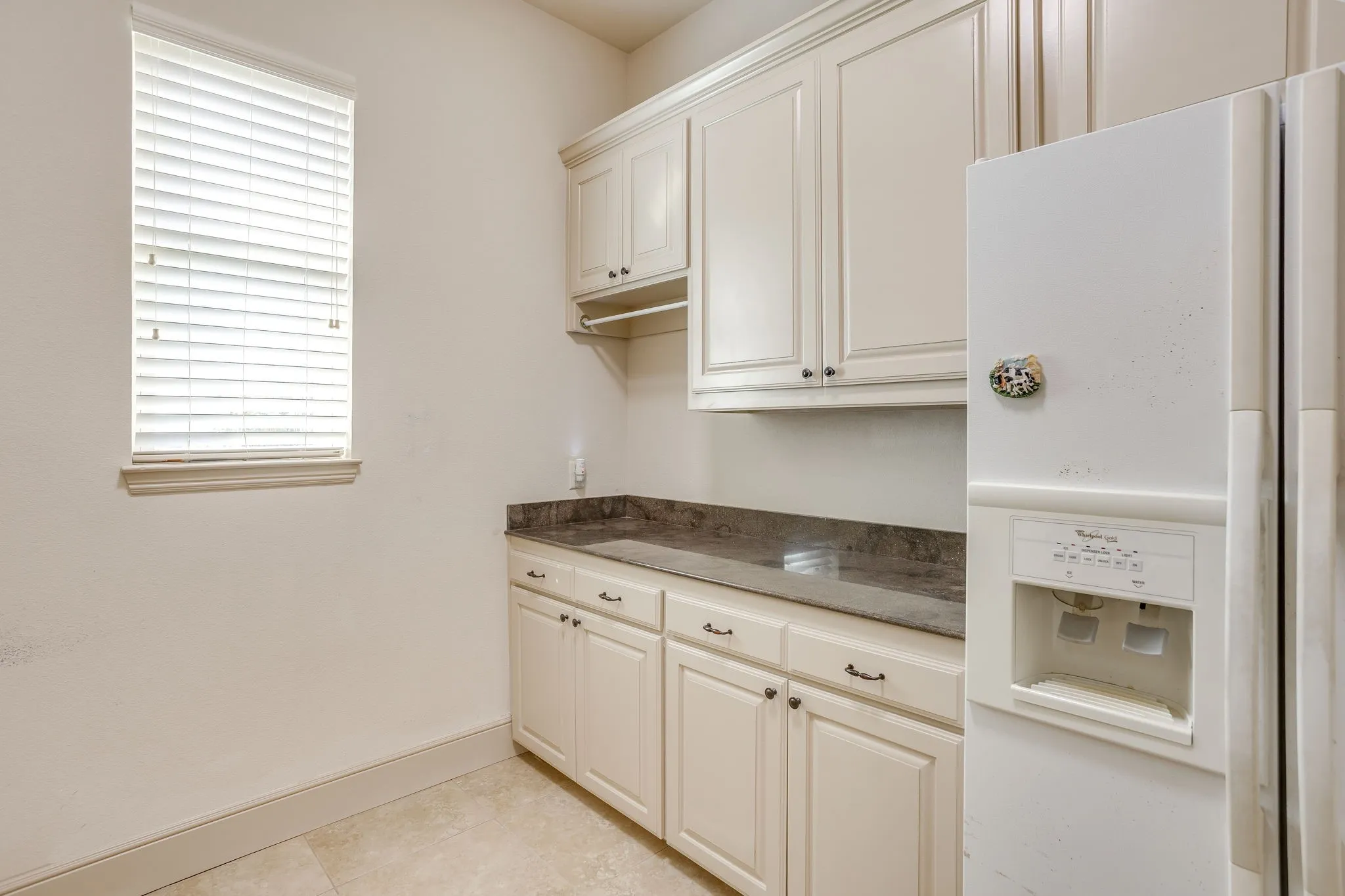 Single Family Residence For Sale in Hood County , 2304 Marseilles Court, Granbury, Texas 76048, 3 Bedroom, 3 Bathroom, 2 Garage spaces, 2,129 Sqft, built in 2007, mls#21275095, Real Estate Agent in Granbury, Homes For Sale in Hood county, Homes For Sale in Granbury, Realtor in Granbury Texas, Real Estate Brokerage Independent Realty Texas, Luminita Cordes Realtor