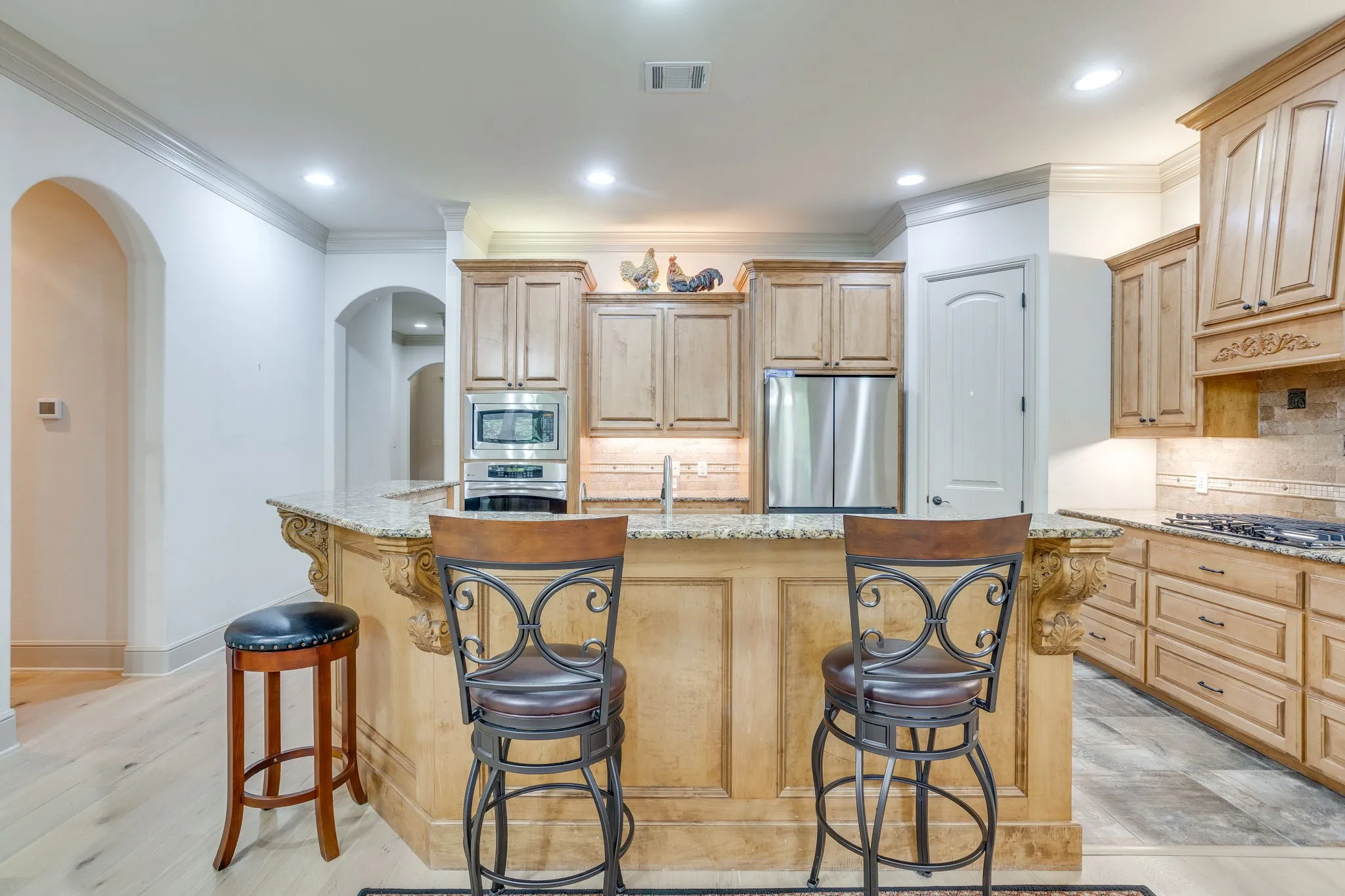 Single Family Residence For Sale in Hood County , 2304 Marseilles Court, Granbury, Texas 76048, 3 Bedroom, 3 Bathroom, 2 Garage spaces, 2,129 Sqft, built in 2007, mls#21275095, Real Estate Agent in Granbury, Homes For Sale in Hood county, Homes For Sale in Granbury, Realtor in Granbury Texas, Real Estate Brokerage Independent Realty Texas, Luminita Cordes Realtor