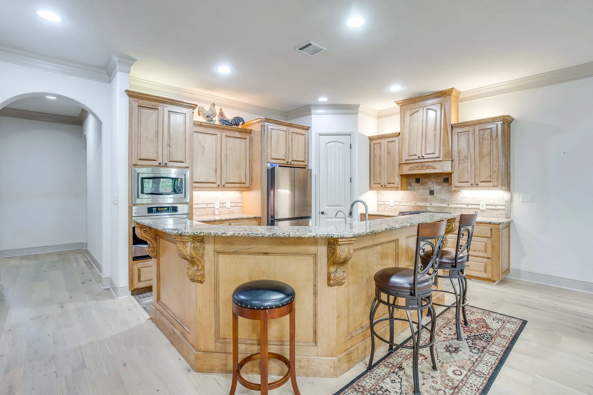 Single Family Residence For Sale in Hood County , 2304 Marseilles Court, Granbury, Texas 76048, 3 Bedroom, 3 Bathroom, 2 Garage spaces, 2,129 Sqft, built in 2007, mls#21275095, Real Estate Agent in Granbury, Homes For Sale in Hood county, Homes For Sale in Granbury, Realtor in Granbury Texas, Real Estate Brokerage Independent Realty Texas, Luminita Cordes Realtor