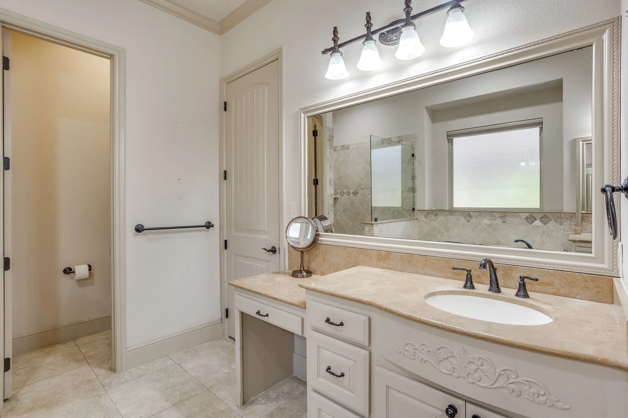 Single Family Residence For Sale in Hood County , 2304 Marseilles Court, Granbury, Texas 76048, 3 Bedroom, 3 Bathroom, 2 Garage spaces, 2,129 Sqft, built in 2007, mls#21275095, Real Estate Agent in Granbury, Homes For Sale in Hood county, Homes For Sale in Granbury, Realtor in Granbury Texas, Real Estate Brokerage Independent Realty Texas, Luminita Cordes Realtor