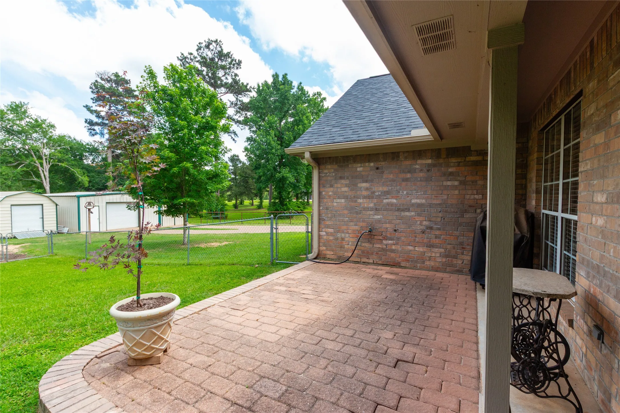 Single Family Residence For Sale in Smith County , 10775 County Road 214, Tyler, Texas 75707, 3 Bedroom, 4 Bathroom, Garage spaces, 1,866 Sqft, built in 2002, mls#21276397, Real Estate Agent in Tyler, Homes For Sale in Smith county, Homes For Sale in Tyler, Realtor in Tyler Texas, Real Estate Brokerage Independent Realty Texas, Luminita Cordes Realtor