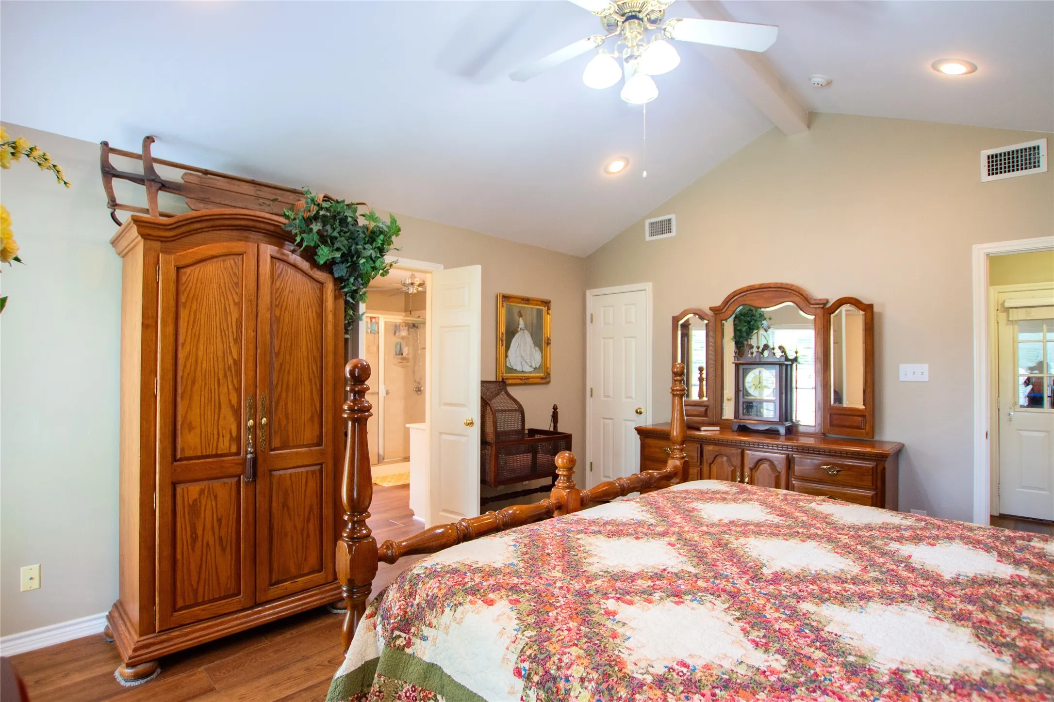 Single Family Residence For Sale in Smith County , 10775 County Road 214, Tyler, Texas 75707, 3 Bedroom, 4 Bathroom, Garage spaces, 1,866 Sqft, built in 2002, mls#21276397, Real Estate Agent in Tyler, Homes For Sale in Smith county, Homes For Sale in Tyler, Realtor in Tyler Texas, Real Estate Brokerage Independent Realty Texas, Luminita Cordes Realtor