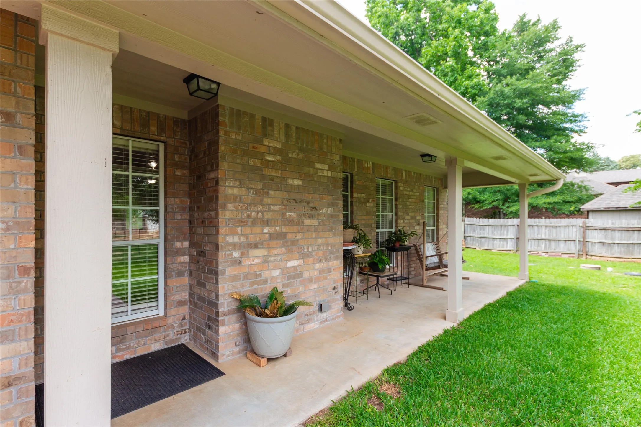 Single Family Residence For Sale in Smith County , 10775 County Road 214, Tyler, Texas 75707, 3 Bedroom, 4 Bathroom, Garage spaces, 1,866 Sqft, built in 2002, mls#21276397, Real Estate Agent in Tyler, Homes For Sale in Smith county, Homes For Sale in Tyler, Realtor in Tyler Texas, Real Estate Brokerage Independent Realty Texas, Luminita Cordes Realtor