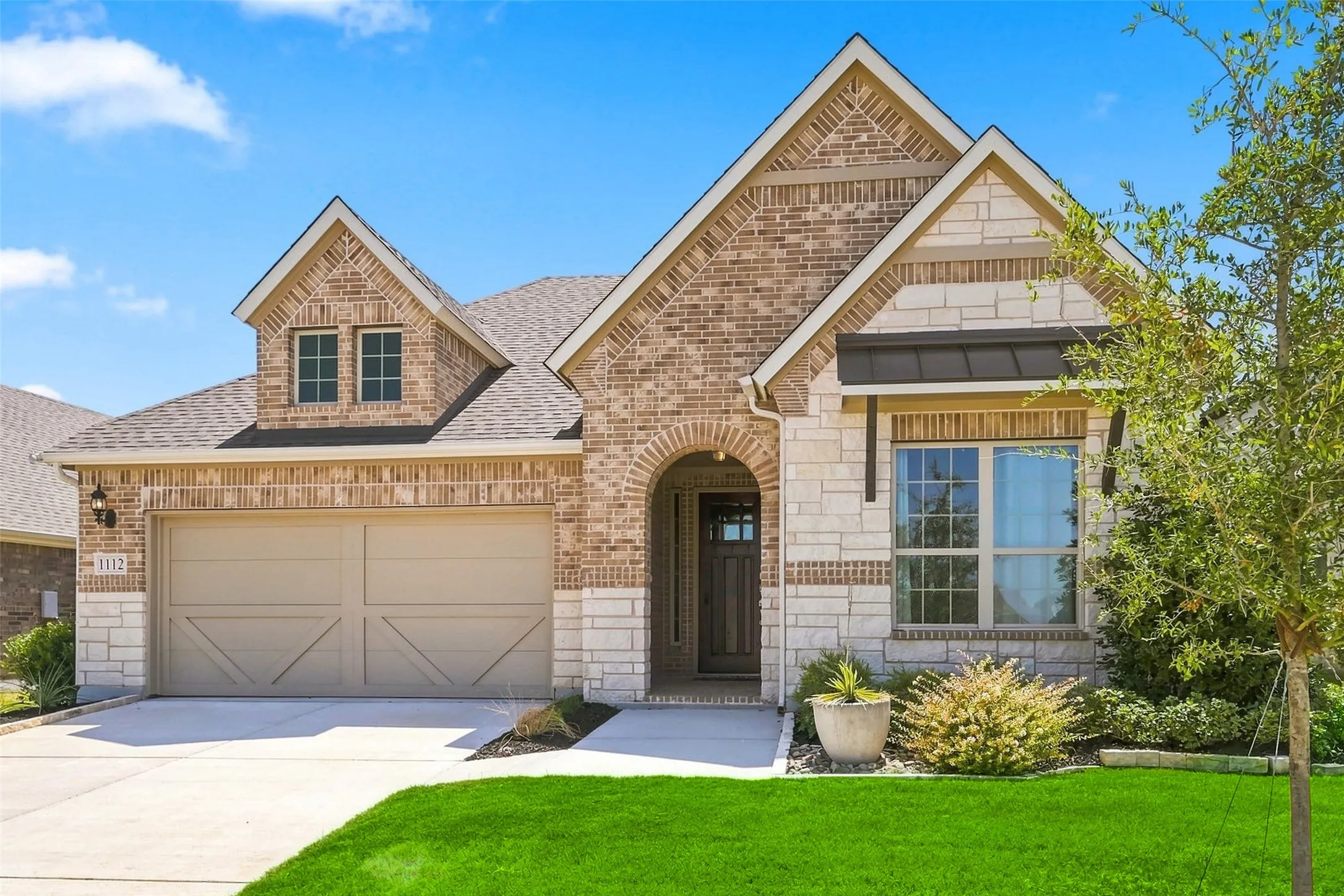 Single Family Residence For Sale in Collin County , 1112 Sunbeam Cove, Anna, Texas 75409, 4 Bedroom, 3 Bathroom, 2 Garage spaces, 2,211 Sqft, built in 2023, mls#21276648, Real Estate Agent in Anna, Homes For Sale in Collin county, Homes For Sale in Anna, Realtor in Anna Texas, Real Estate Brokerage Independent Realty Texas, Luminita Cordes Realtor