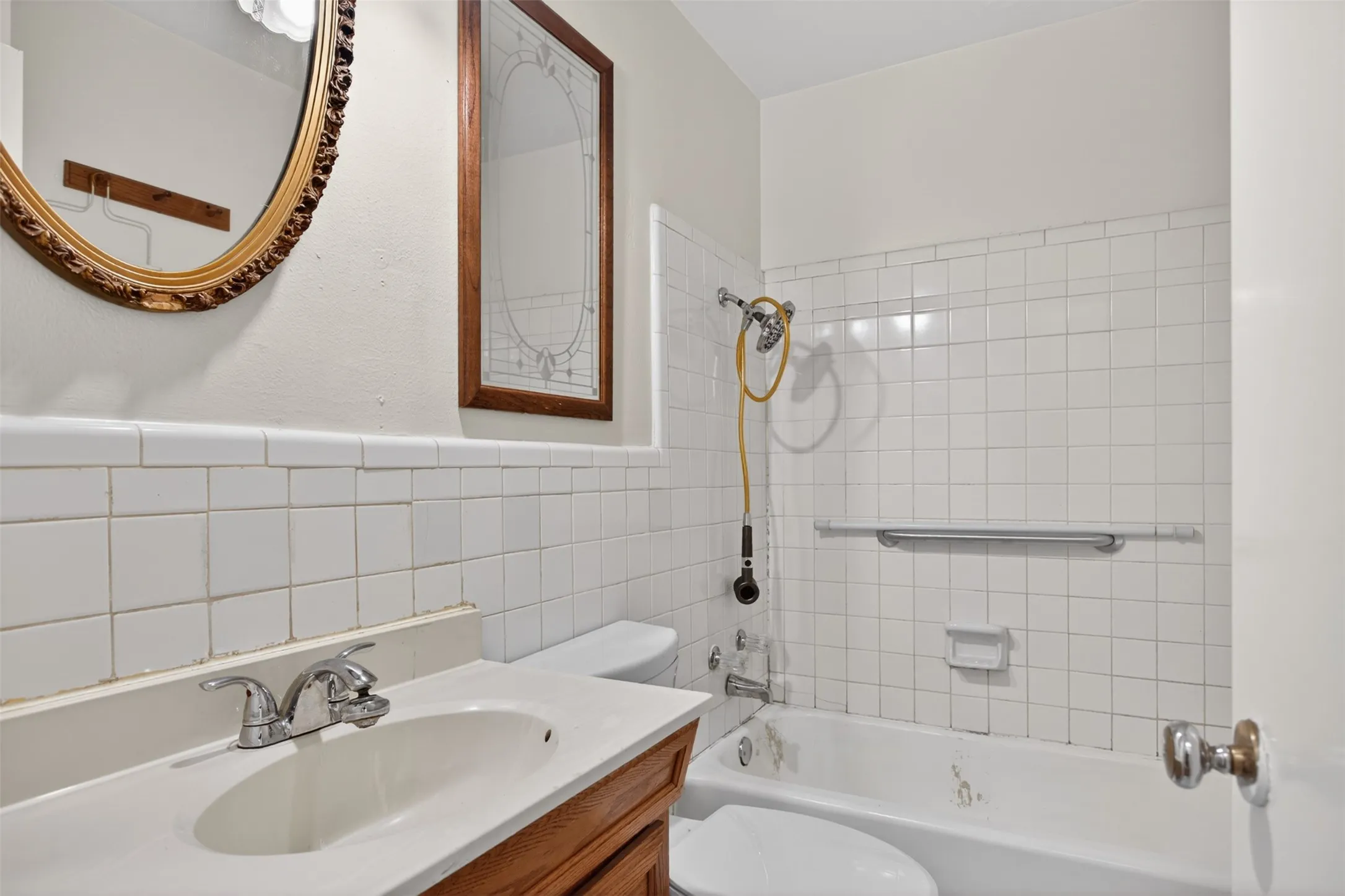Single Family Residence For Sale in Dallas County , 1619 Longview Street, Mesquite, Texas 75149, 3 Bedroom, 2 Bathroom, 1 Garage spaces, 1,160 Sqft, built in 1955, Price $210,000, mls#21268982, Real Estate Agent in Mesquite, Homes For Sale in Dallas county, Homes For Sale in Mesquite, Realtor in Mesquite Texas, Real Estate Brokerage Independent Realty Texas, Luminita Cordes Realtor