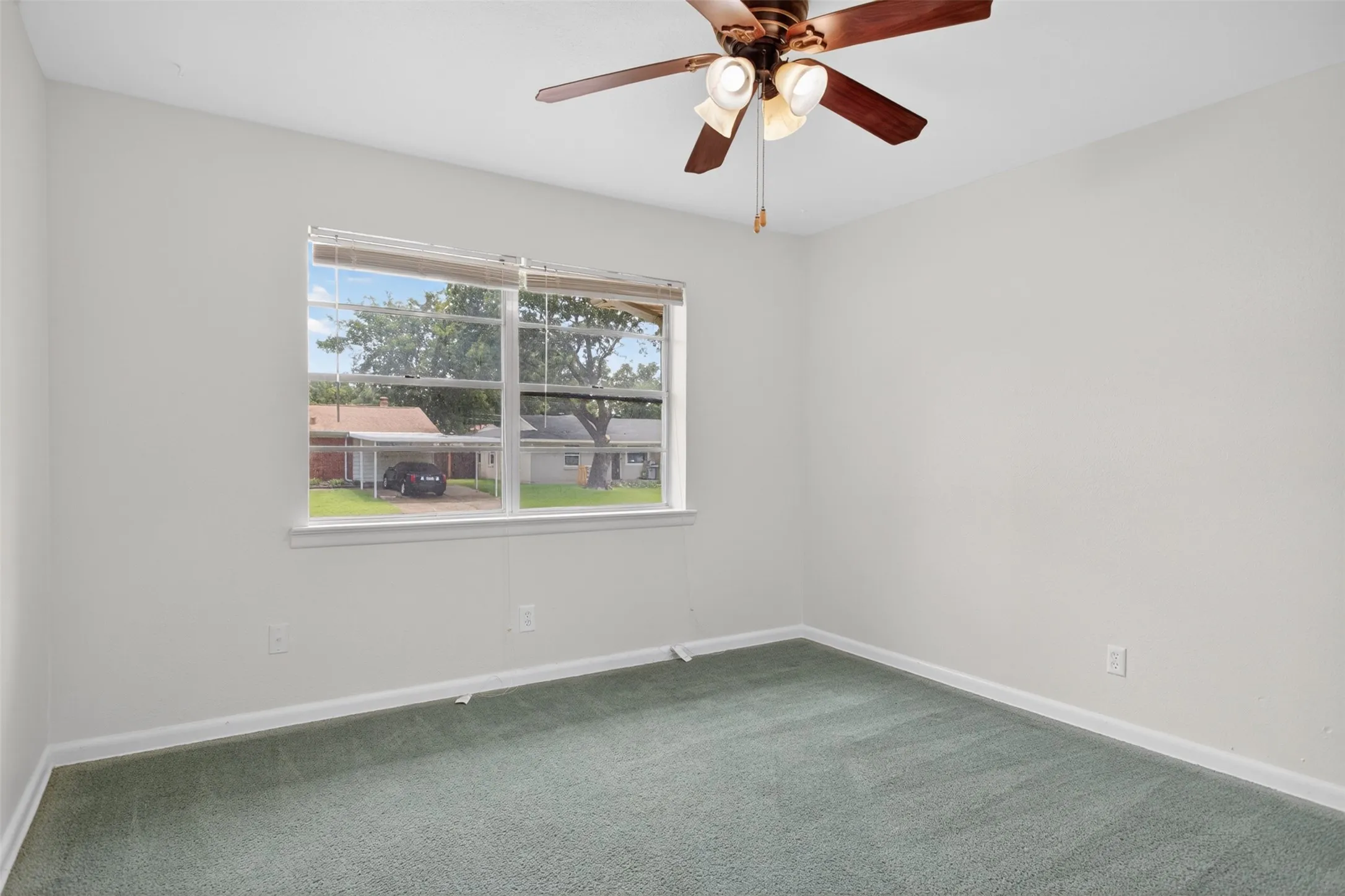Single Family Residence For Sale in Dallas County , 1619 Longview Street, Mesquite, Texas 75149, 3 Bedroom, 2 Bathroom, 1 Garage spaces, 1,160 Sqft, built in 1955, Price $210,000, mls#21268982, Real Estate Agent in Mesquite, Homes For Sale in Dallas county, Homes For Sale in Mesquite, Realtor in Mesquite Texas, Real Estate Brokerage Independent Realty Texas, Luminita Cordes Realtor