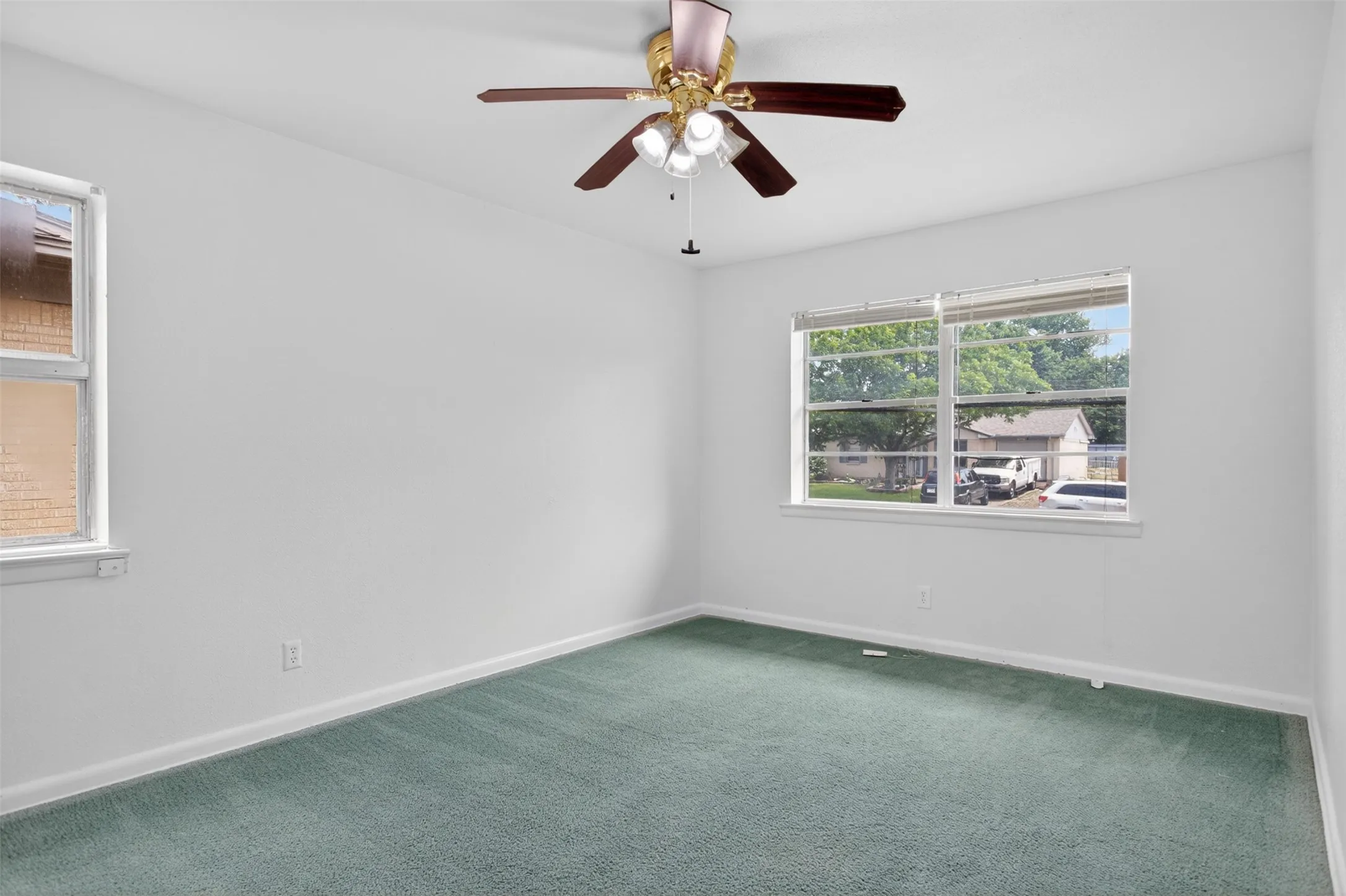 Single Family Residence For Sale in Dallas County , 1619 Longview Street, Mesquite, Texas 75149, 3 Bedroom, 2 Bathroom, 1 Garage spaces, 1,160 Sqft, built in 1955, Price $210,000, mls#21268982, Real Estate Agent in Mesquite, Homes For Sale in Dallas county, Homes For Sale in Mesquite, Realtor in Mesquite Texas, Real Estate Brokerage Independent Realty Texas, Luminita Cordes Realtor