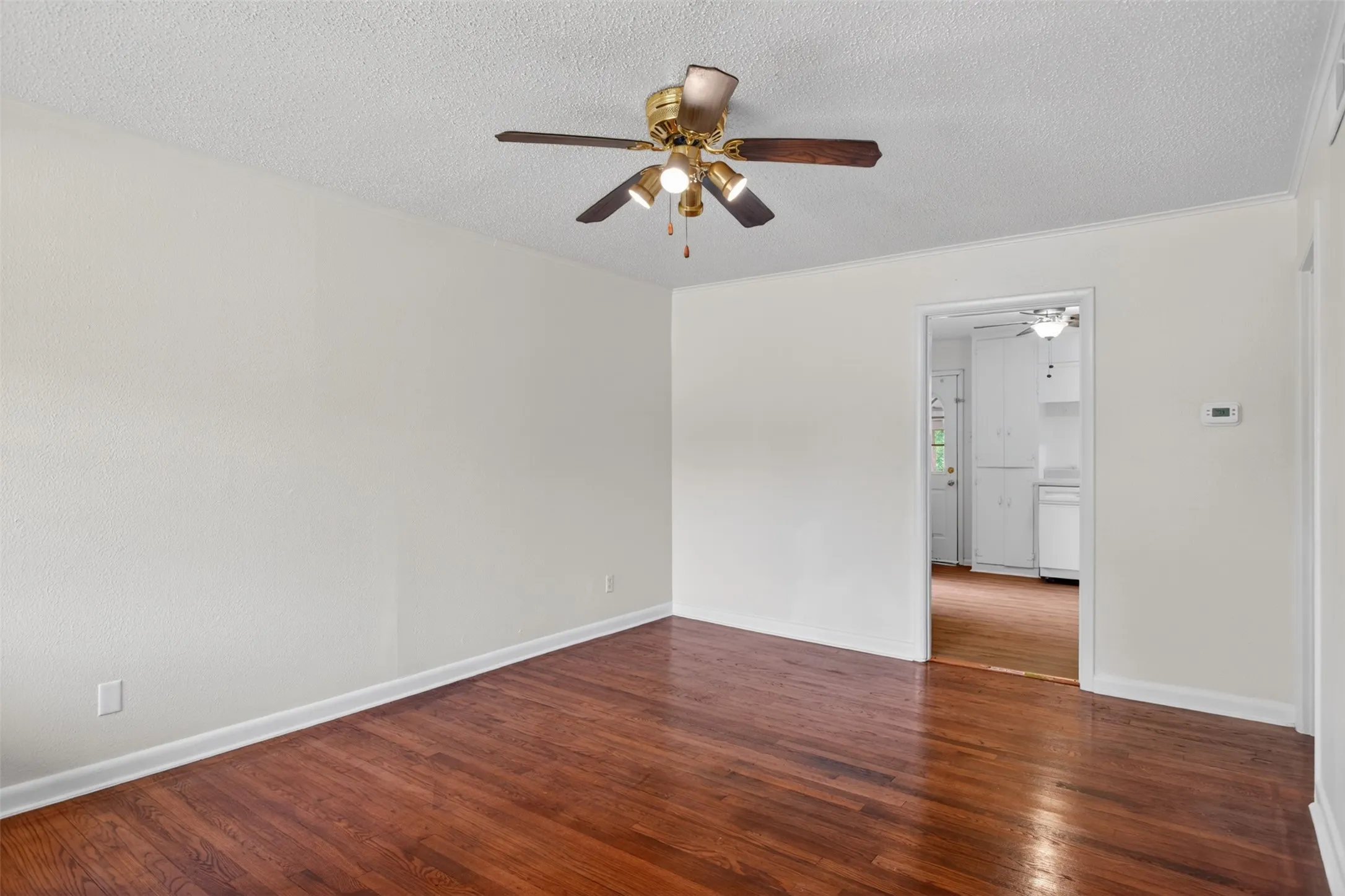 Single Family Residence For Sale in Dallas County , 1619 Longview Street, Mesquite, Texas 75149, 3 Bedroom, 2 Bathroom, 1 Garage spaces, 1,160 Sqft, built in 1955, Price $210,000, mls#21268982, Real Estate Agent in Mesquite, Homes For Sale in Dallas county, Homes For Sale in Mesquite, Realtor in Mesquite Texas, Real Estate Brokerage Independent Realty Texas, Luminita Cordes Realtor