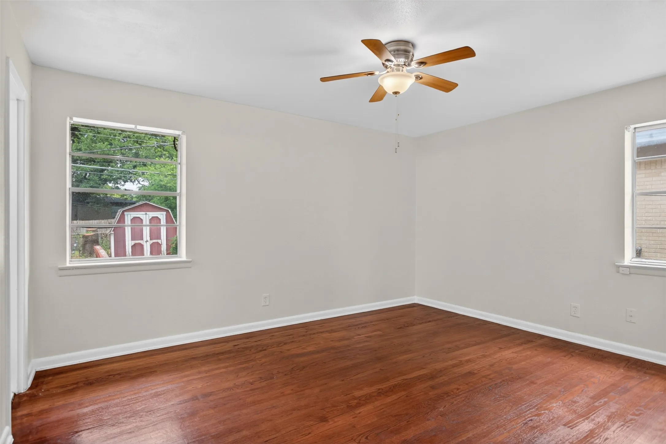 Single Family Residence For Sale in Dallas County , 1619 Longview Street, Mesquite, Texas 75149, 3 Bedroom, 2 Bathroom, 1 Garage spaces, 1,160 Sqft, built in 1955, Price $210,000, mls#21268982, Real Estate Agent in Mesquite, Homes For Sale in Dallas county, Homes For Sale in Mesquite, Realtor in Mesquite Texas, Real Estate Brokerage Independent Realty Texas, Luminita Cordes Realtor