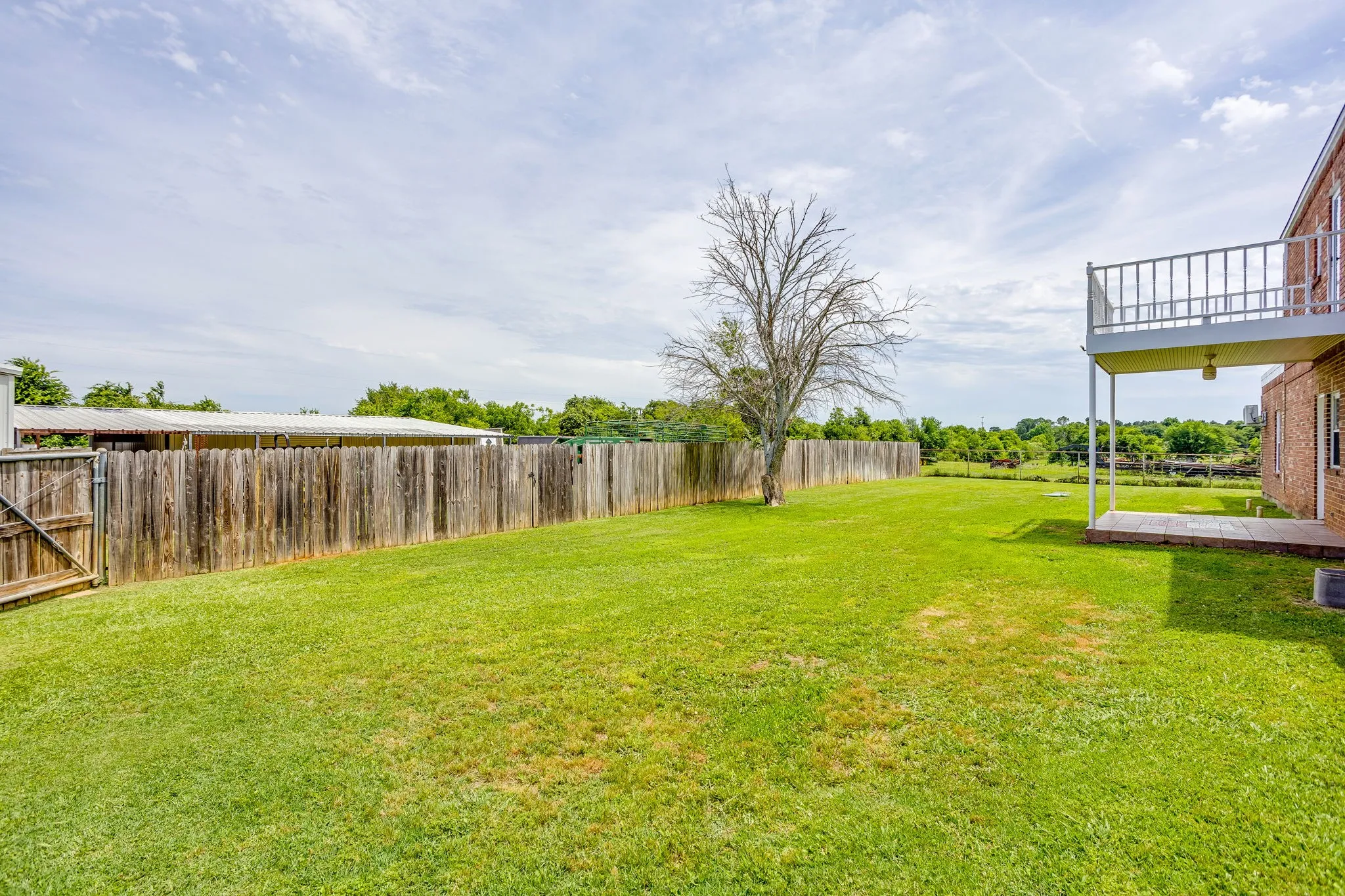Single Family Residence For Sale in Johnson County , 807 Caddo Road, Joshua, Texas 76058, 5 Bedrooms, 5 Bathrooms, 2 Garage spaces, 3,910 Sqft, built in 1994, Price $680,000, mls#21275773, Real Estate Agent in Joshua, Homes For Sale in Johnson county, Homes For Sale in Joshua, Realtor in Joshua Texas, Real Estate Brokerage Independent Realty Texas, Luminita Cordes Realtor