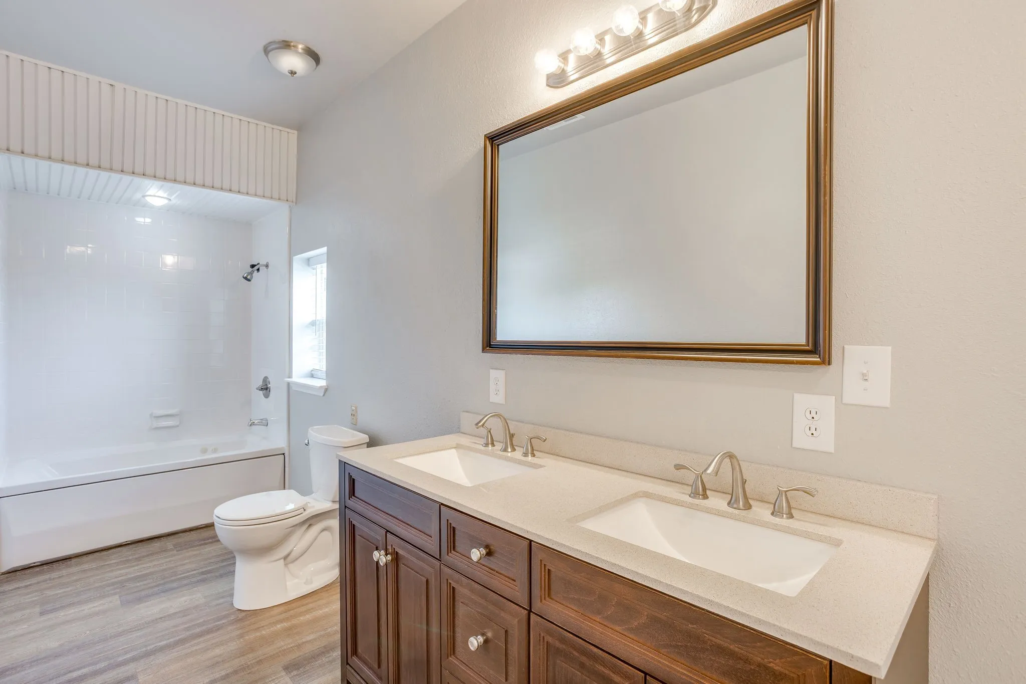 Single Family Residence For Sale in Johnson County , 807 Caddo Road, Joshua, Texas 76058, 5 Bedrooms, 5 Bathrooms, 2 Garage spaces, 3,910 Sqft, built in 1994, Price $680,000, mls#21275773, Real Estate Agent in Joshua, Homes For Sale in Johnson county, Homes For Sale in Joshua, Realtor in Joshua Texas, Real Estate Brokerage Independent Realty Texas, Luminita Cordes Realtor