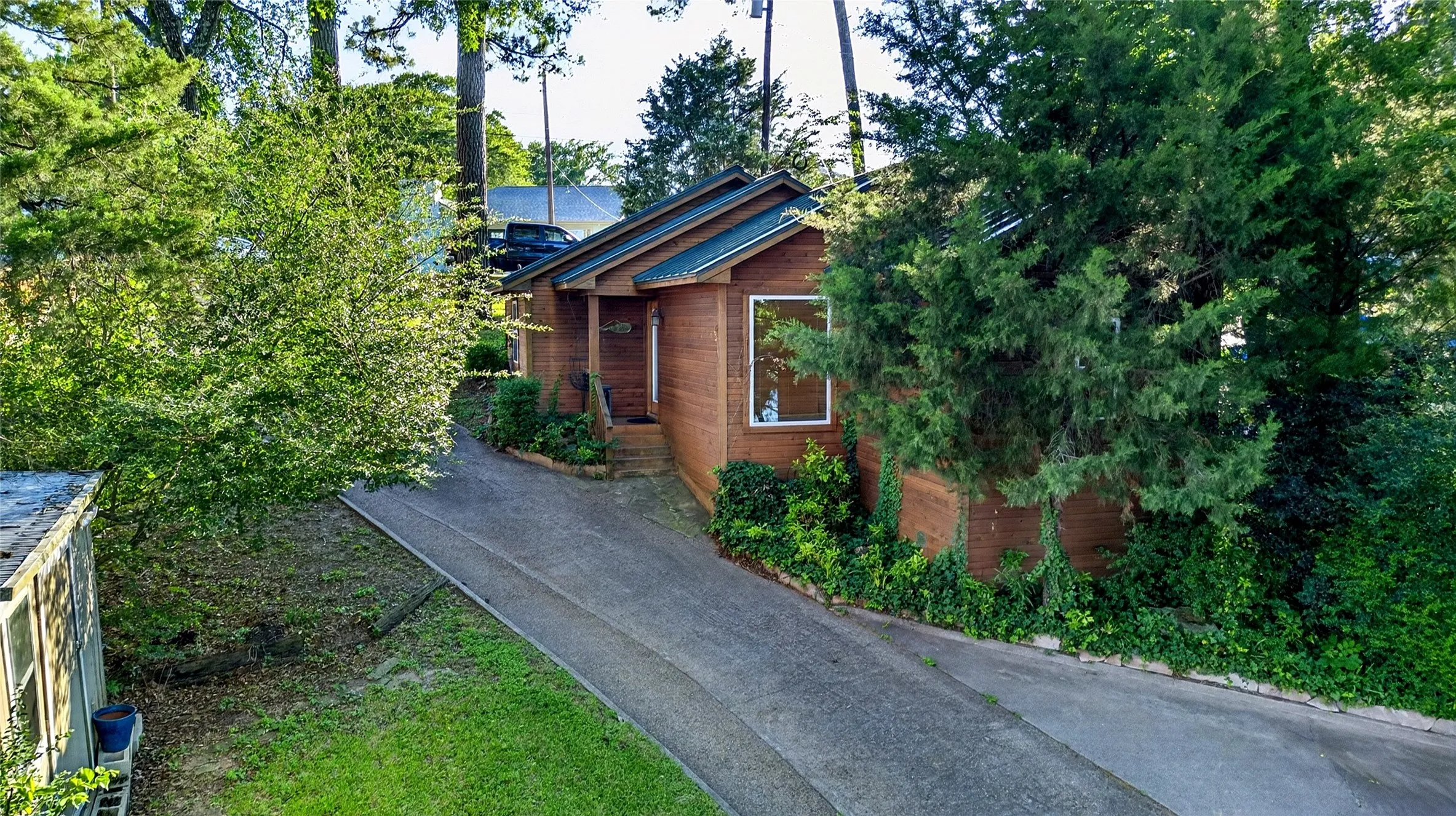 WOW - guest quarters, Casita, Bunkhouse, or Mother in Law suite.  This cabin can easily sleep 10 people.