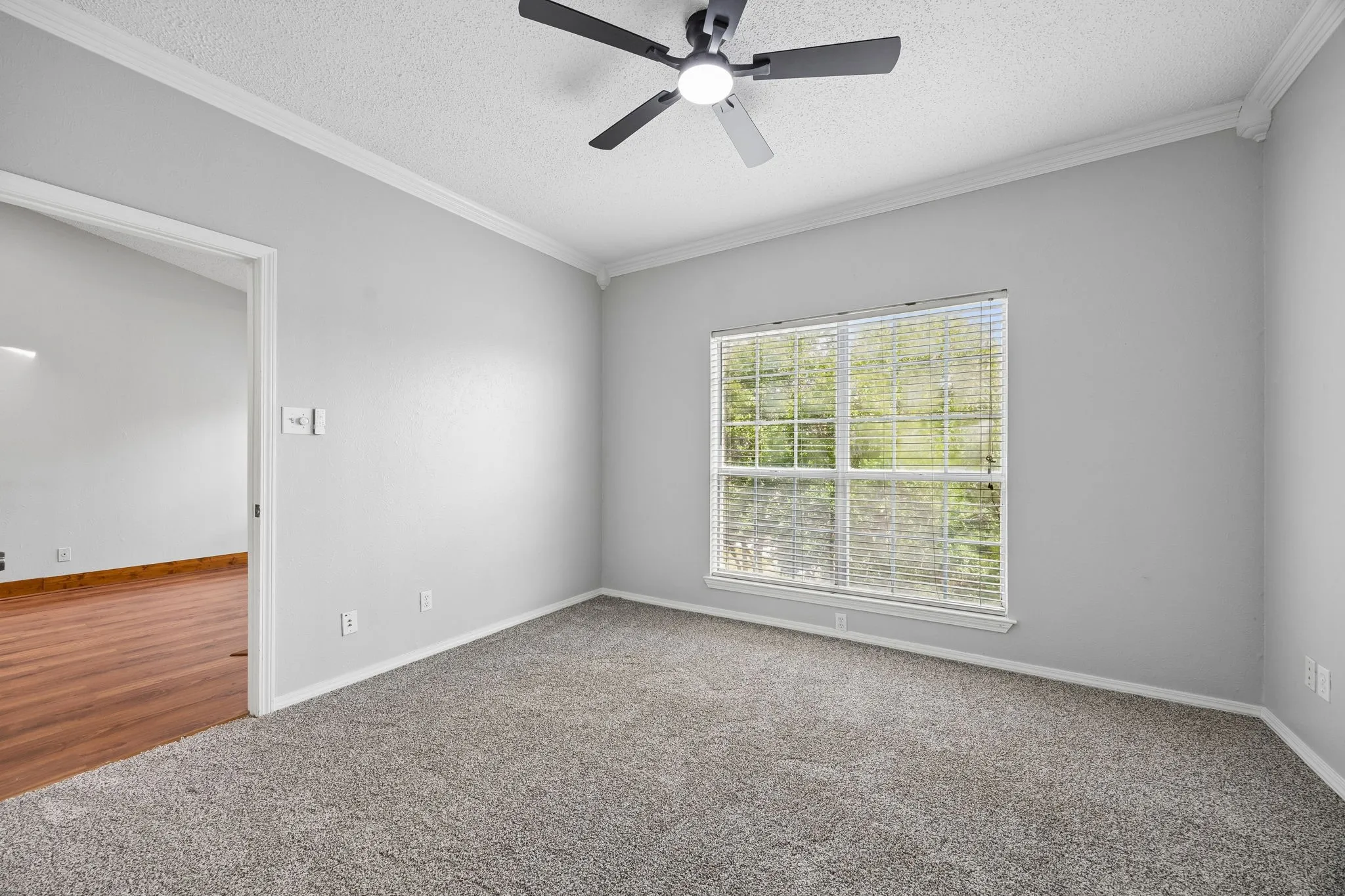 Condominium For Sale in Dallas County , 7151 Gaston Avenue 907, Dallas, Texas 75214, 2 Bedroom, 2 Bathroom, 1 Garage spaces, 992 Sqft, built in 1983, mls#21276089, Real Estate Agent in Dallas, Homes For Sale in Dallas county, Homes For Sale in Dallas, Realtor in Dallas Texas, Real Estate Brokerage Independent Realty Texas, Luminita Cordes Realtor