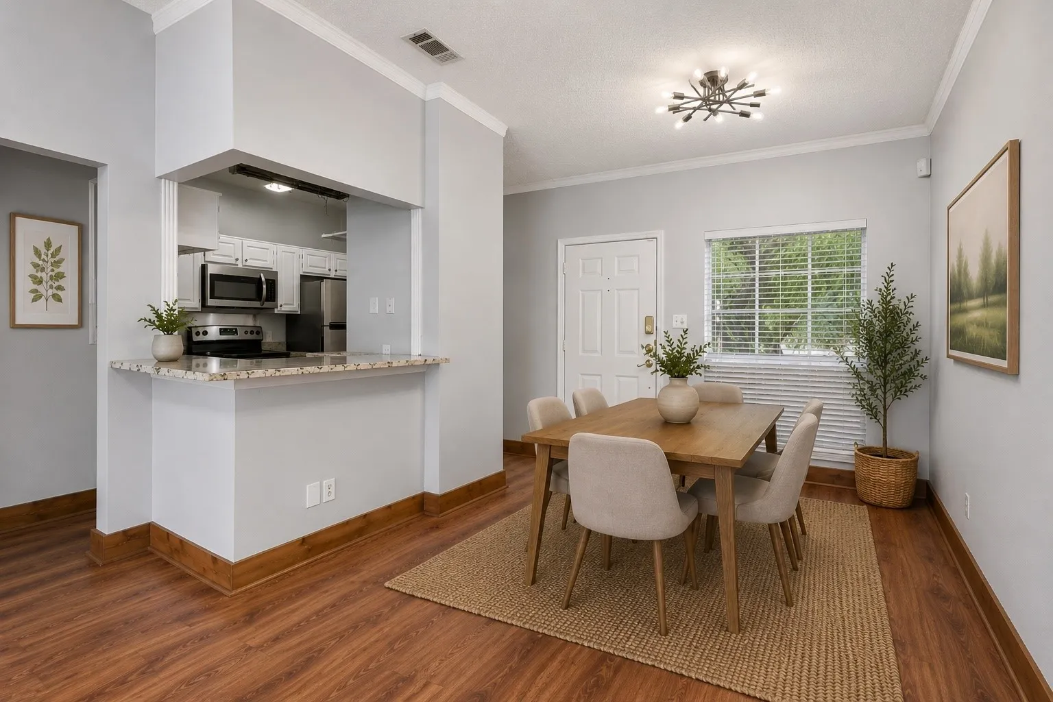 Condominium For Sale in Dallas County , 7151 Gaston Avenue 907, Dallas, Texas 75214, 2 Bedroom, 2 Bathroom, 1 Garage spaces, 992 Sqft, built in 1983, mls#21276089, Real Estate Agent in Dallas, Homes For Sale in Dallas county, Homes For Sale in Dallas, Realtor in Dallas Texas, Real Estate Brokerage Independent Realty Texas, Luminita Cordes Realtor