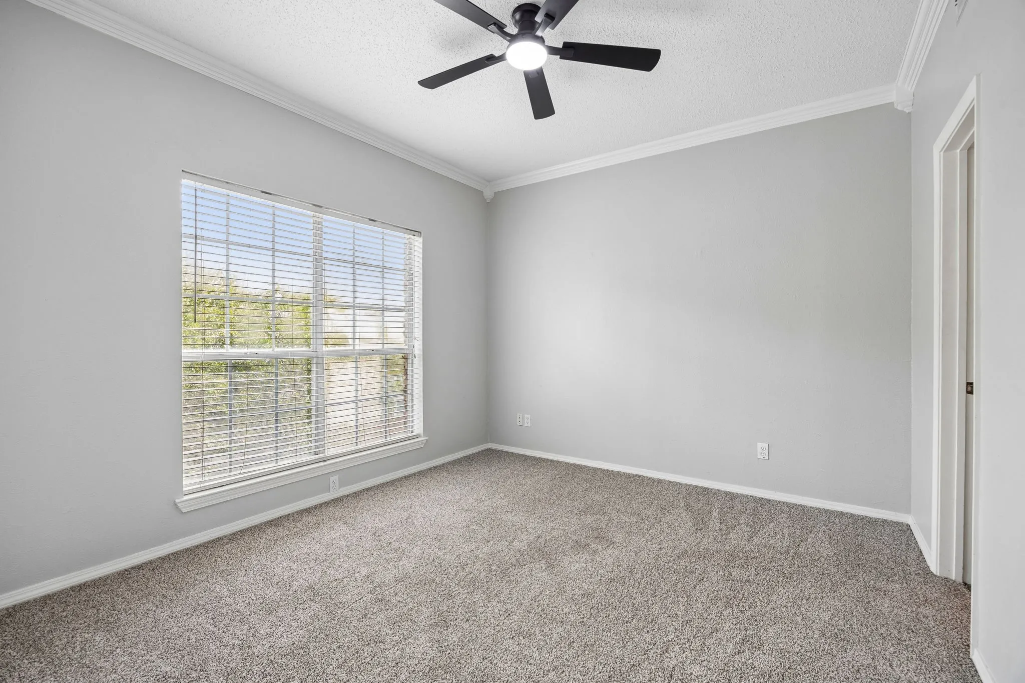 Condominium For Sale in Dallas County , 7151 Gaston Avenue 907, Dallas, Texas 75214, 2 Bedroom, 2 Bathroom, 1 Garage spaces, 992 Sqft, built in 1983, mls#21276089, Real Estate Agent in Dallas, Homes For Sale in Dallas county, Homes For Sale in Dallas, Realtor in Dallas Texas, Real Estate Brokerage Independent Realty Texas, Luminita Cordes Realtor