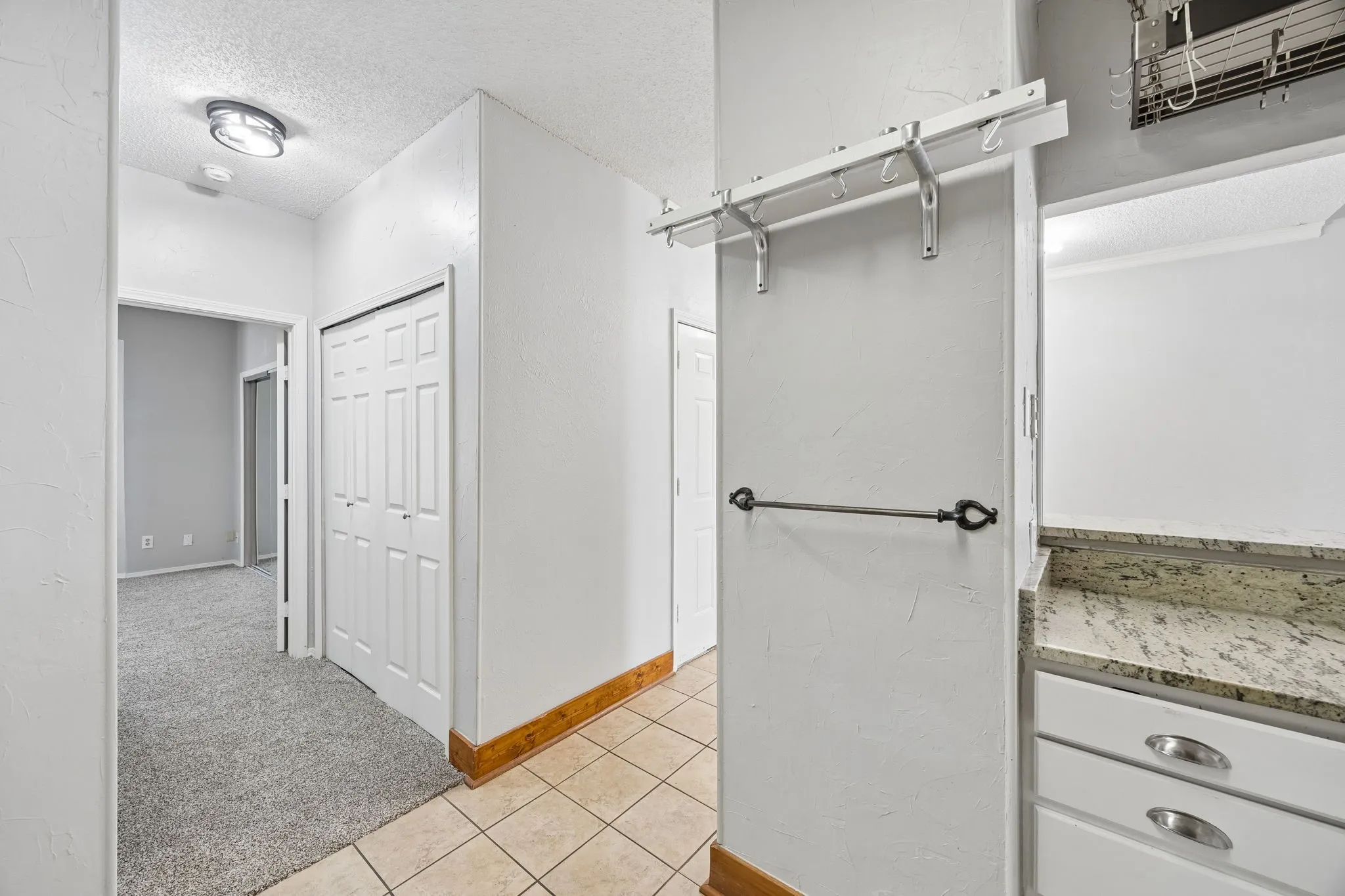 Condominium For Sale in Dallas County , 7151 Gaston Avenue 907, Dallas, Texas 75214, 2 Bedroom, 2 Bathroom, 1 Garage spaces, 992 Sqft, built in 1983, mls#21276089, Real Estate Agent in Dallas, Homes For Sale in Dallas county, Homes For Sale in Dallas, Realtor in Dallas Texas, Real Estate Brokerage Independent Realty Texas, Luminita Cordes Realtor