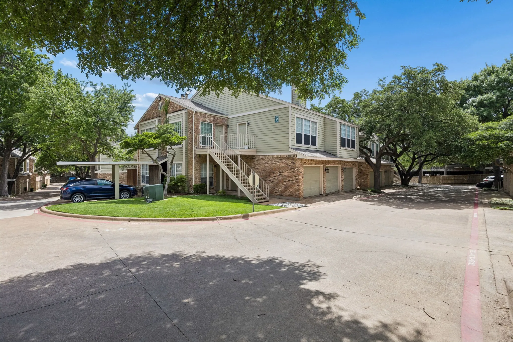 Condominium For Sale in Dallas County , 7151 Gaston Avenue 907, Dallas, Texas 75214, 2 Bedroom, 2 Bathroom, 1 Garage spaces, 992 Sqft, built in 1983, mls#21276089, Real Estate Agent in Dallas, Homes For Sale in Dallas county, Homes For Sale in Dallas, Realtor in Dallas Texas, Real Estate Brokerage Independent Realty Texas, Luminita Cordes Realtor