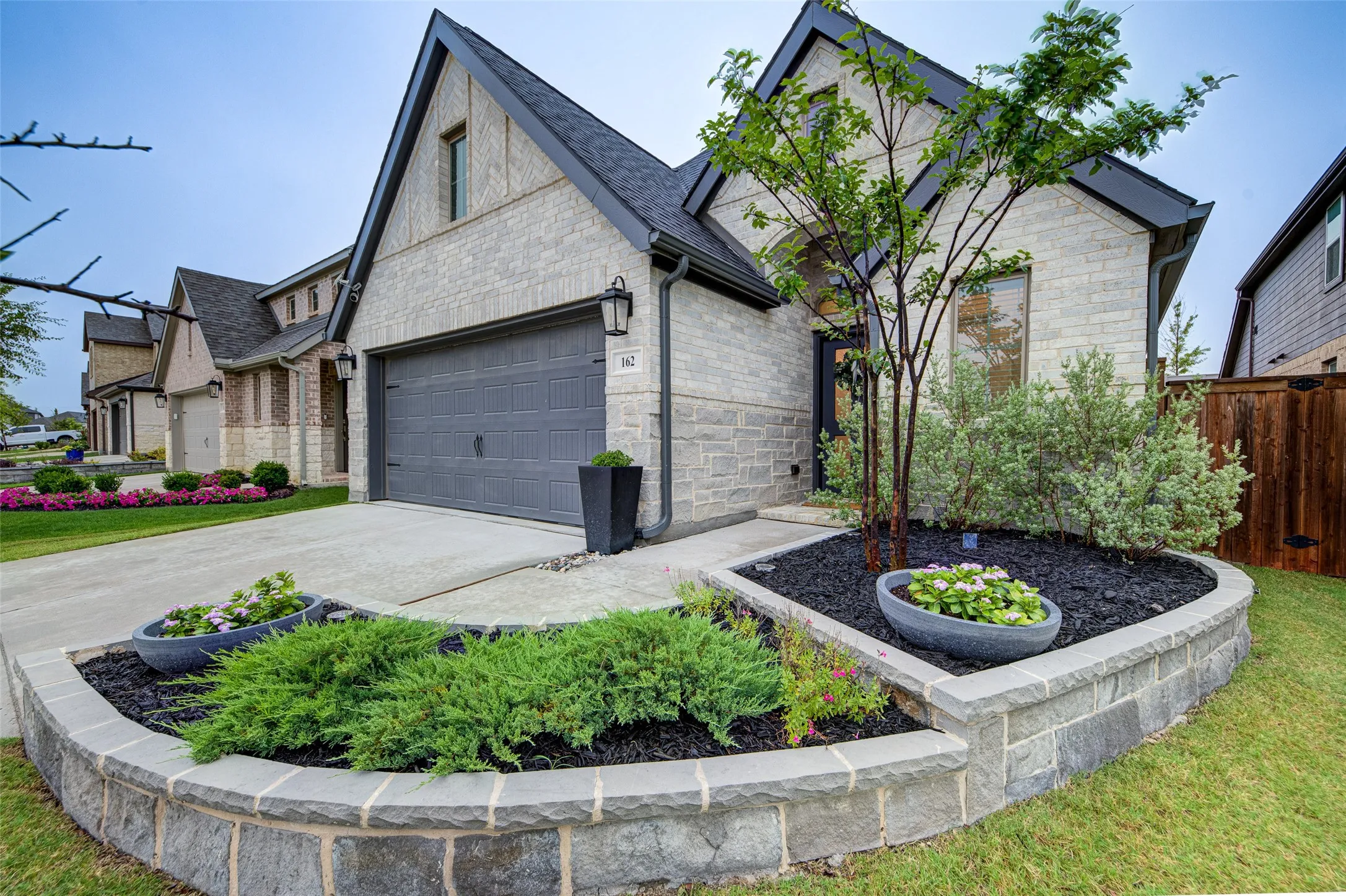 Gorgeous curb appeal