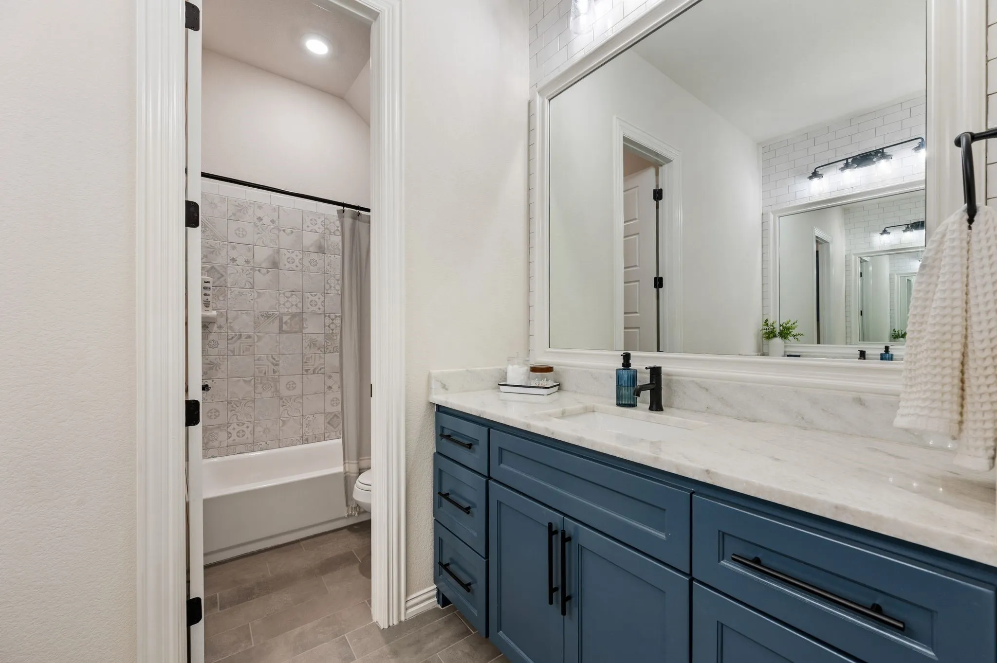 Single Family Residence For Sale in Denton County , 3608 Stardust Lane, Northlake, Texas 76226, 4 Bedroom, 3 Bathroom, 3 Garage spaces, 2,882 Sqft, built in 2020, mls#21274311, Real Estate Agent in Northlake, Homes For Sale in Denton county, Homes For Sale in Northlake, Realtor in Northlake Texas, Real Estate Brokerage Independent Realty Texas, Luminita Cordes Realtor