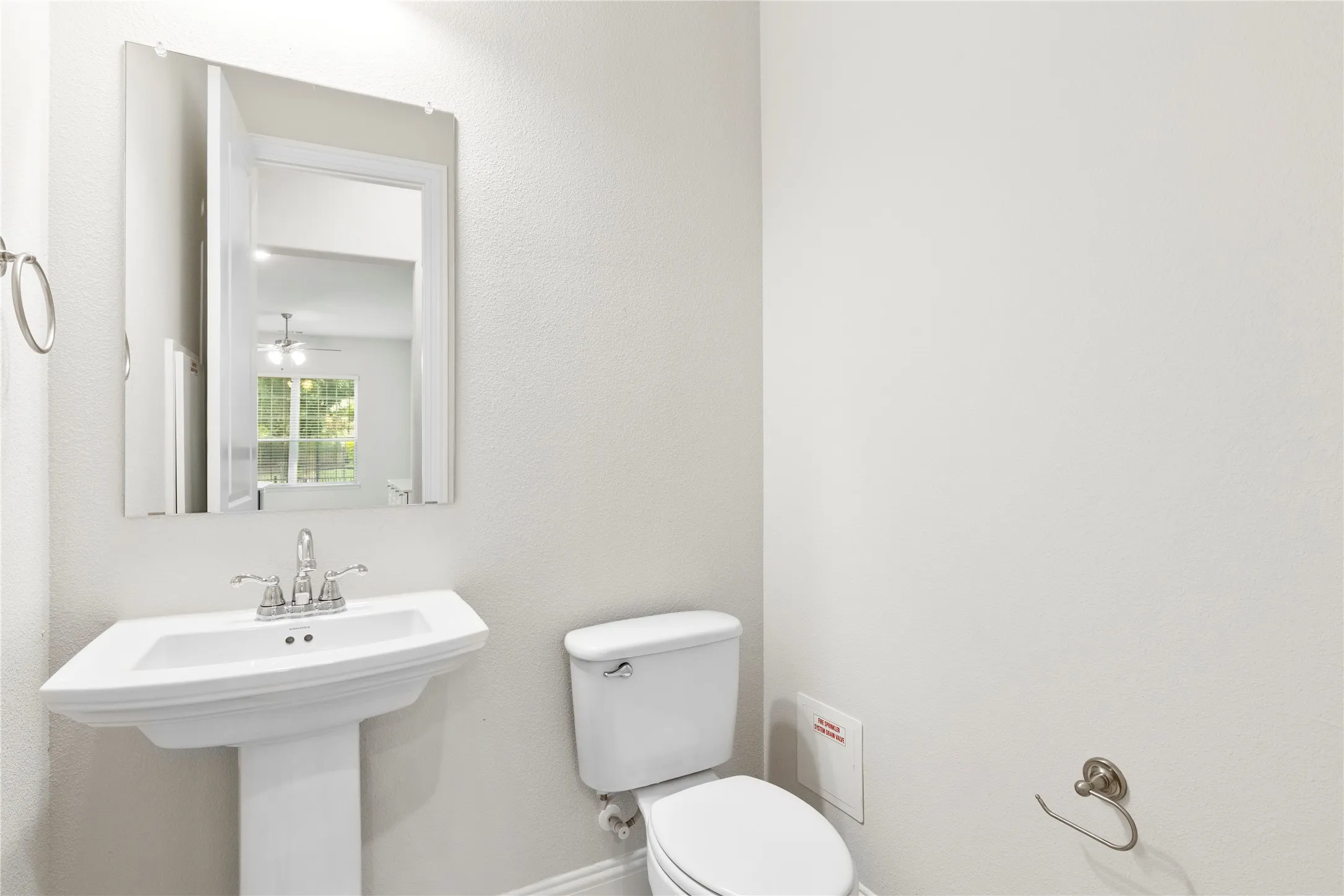 Townhouse For Sale in Collin County , 6228 Blythe Drive, Frisco, Texas 75035, 3 Bedroom, 3 Bathroom, 2 Garage spaces, 1,657 Sqft, built in 2021, mls#21276508, Real Estate Agent in Frisco, Homes For Sale in Collin county, Homes For Sale in Frisco, Realtor in Frisco Texas, Real Estate Brokerage Independent Realty Texas, Luminita Cordes Realtor
