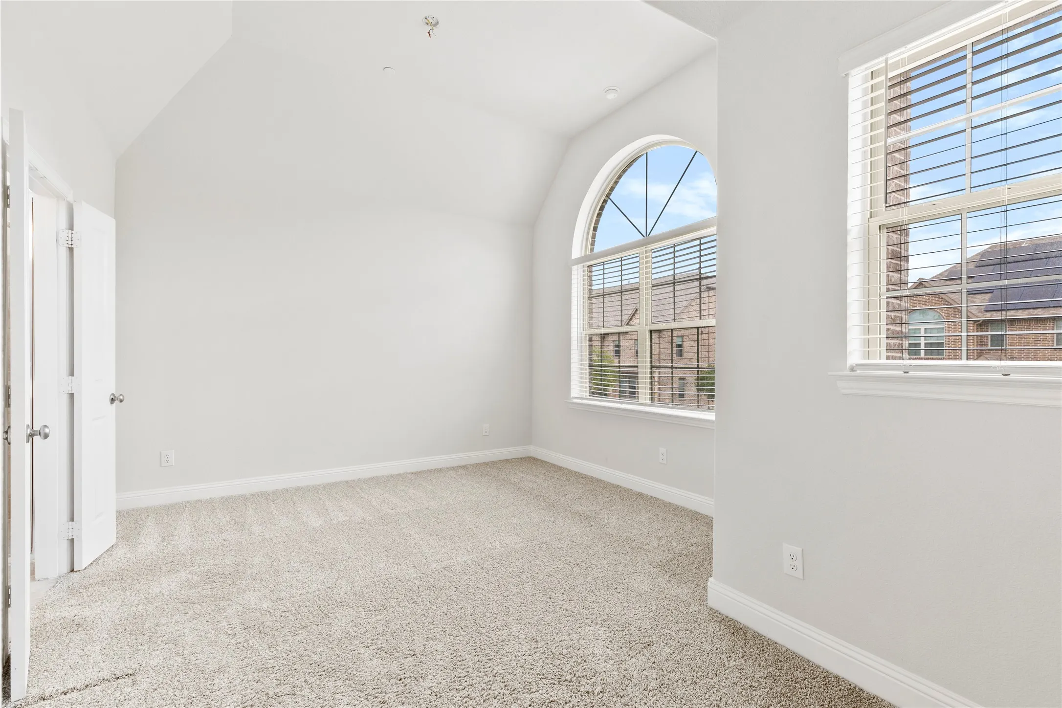 Townhouse For Sale in Collin County , 6228 Blythe Drive, Frisco, Texas 75035, 3 Bedroom, 3 Bathroom, 2 Garage spaces, 1,657 Sqft, built in 2021, mls#21276508, Real Estate Agent in Frisco, Homes For Sale in Collin county, Homes For Sale in Frisco, Realtor in Frisco Texas, Real Estate Brokerage Independent Realty Texas, Luminita Cordes Realtor