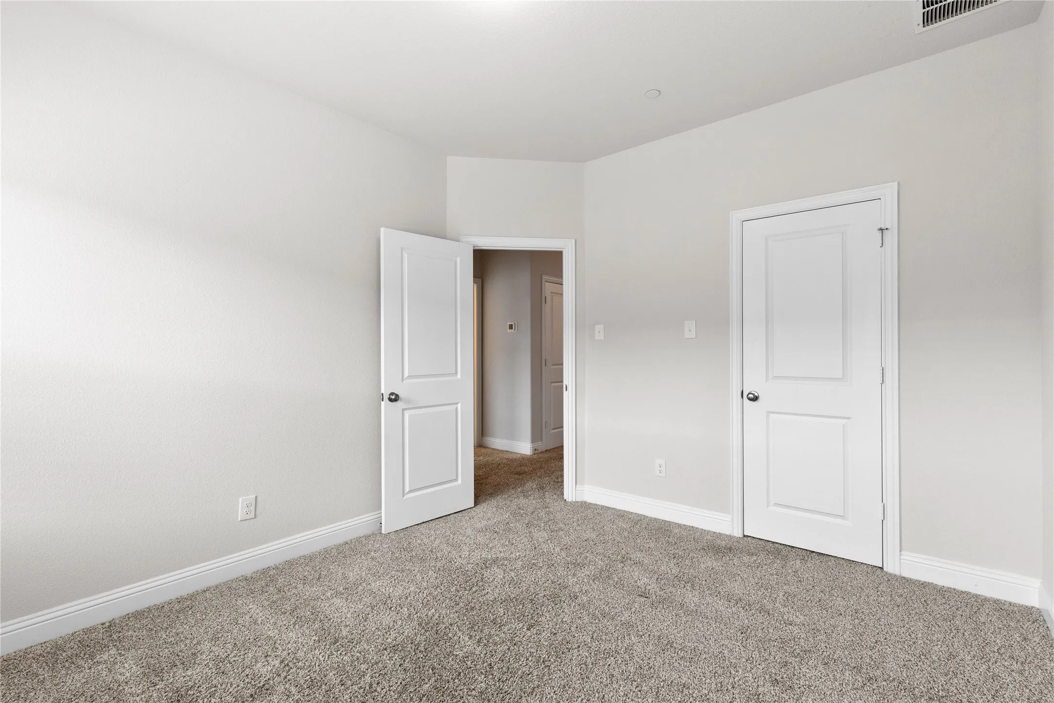 Townhouse For Sale in Collin County , 6228 Blythe Drive, Frisco, Texas 75035, 3 Bedroom, 3 Bathroom, 2 Garage spaces, 1,657 Sqft, built in 2021, mls#21276508, Real Estate Agent in Frisco, Homes For Sale in Collin county, Homes For Sale in Frisco, Realtor in Frisco Texas, Real Estate Brokerage Independent Realty Texas, Luminita Cordes Realtor