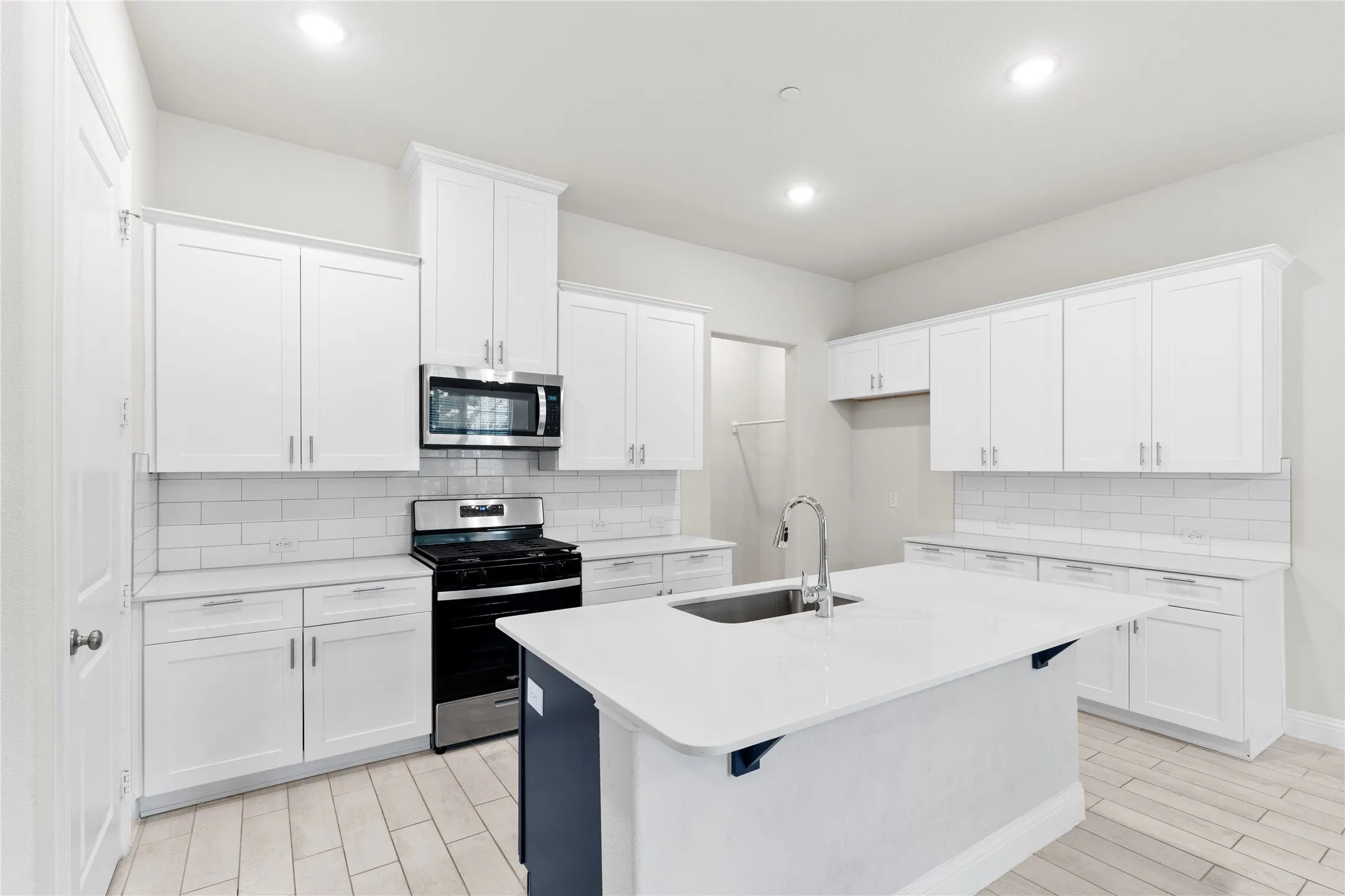 Townhouse For Sale in Collin County , 6228 Blythe Drive, Frisco, Texas 75035, 3 Bedroom, 3 Bathroom, 2 Garage spaces, 1,657 Sqft, built in 2021, mls#21276508, Real Estate Agent in Frisco, Homes For Sale in Collin county, Homes For Sale in Frisco, Realtor in Frisco Texas, Real Estate Brokerage Independent Realty Texas, Luminita Cordes Realtor
