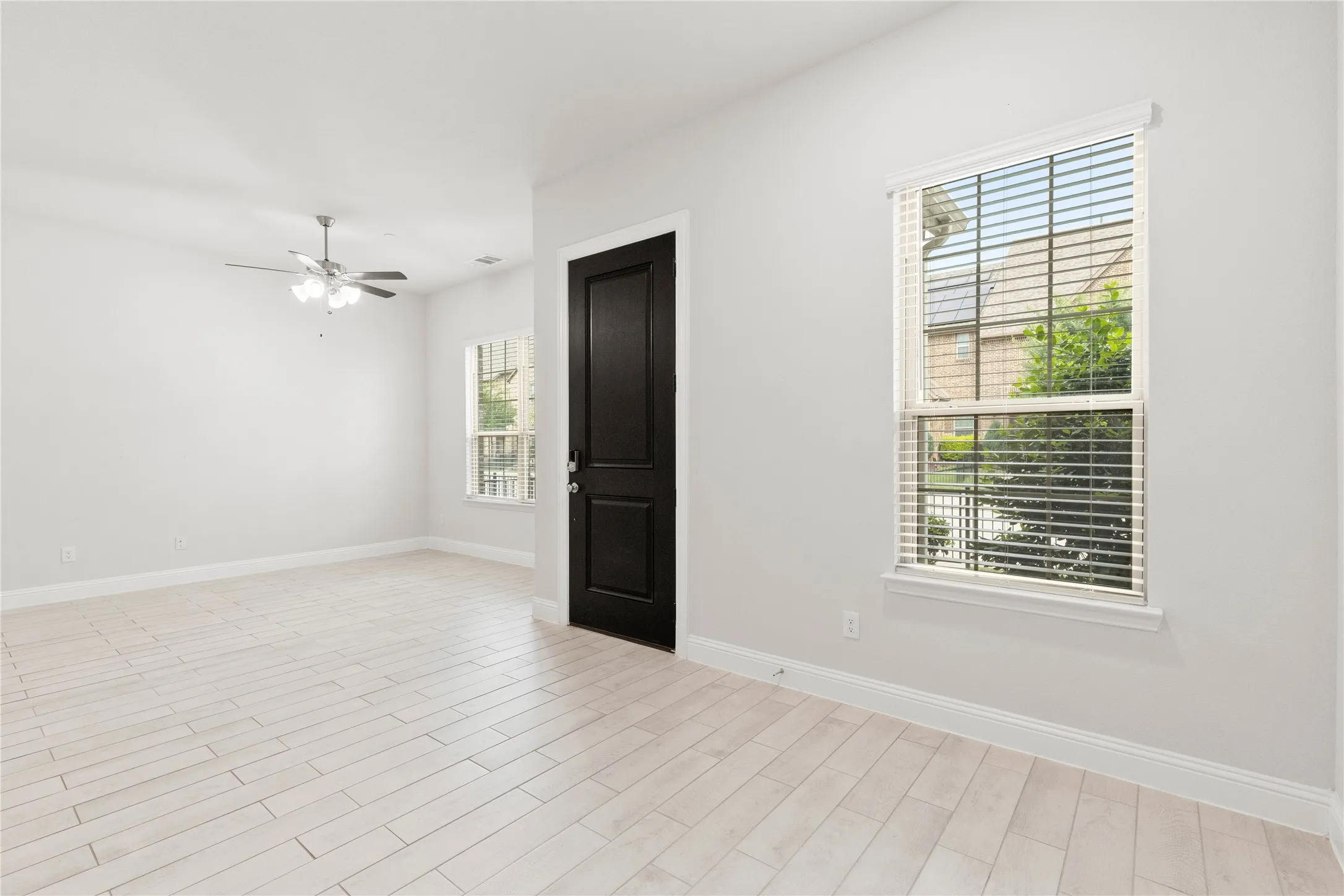 Townhouse For Sale in Collin County , 6228 Blythe Drive, Frisco, Texas 75035, 3 Bedroom, 3 Bathroom, 2 Garage spaces, 1,657 Sqft, built in 2021, mls#21276508, Real Estate Agent in Frisco, Homes For Sale in Collin county, Homes For Sale in Frisco, Realtor in Frisco Texas, Real Estate Brokerage Independent Realty Texas, Luminita Cordes Realtor