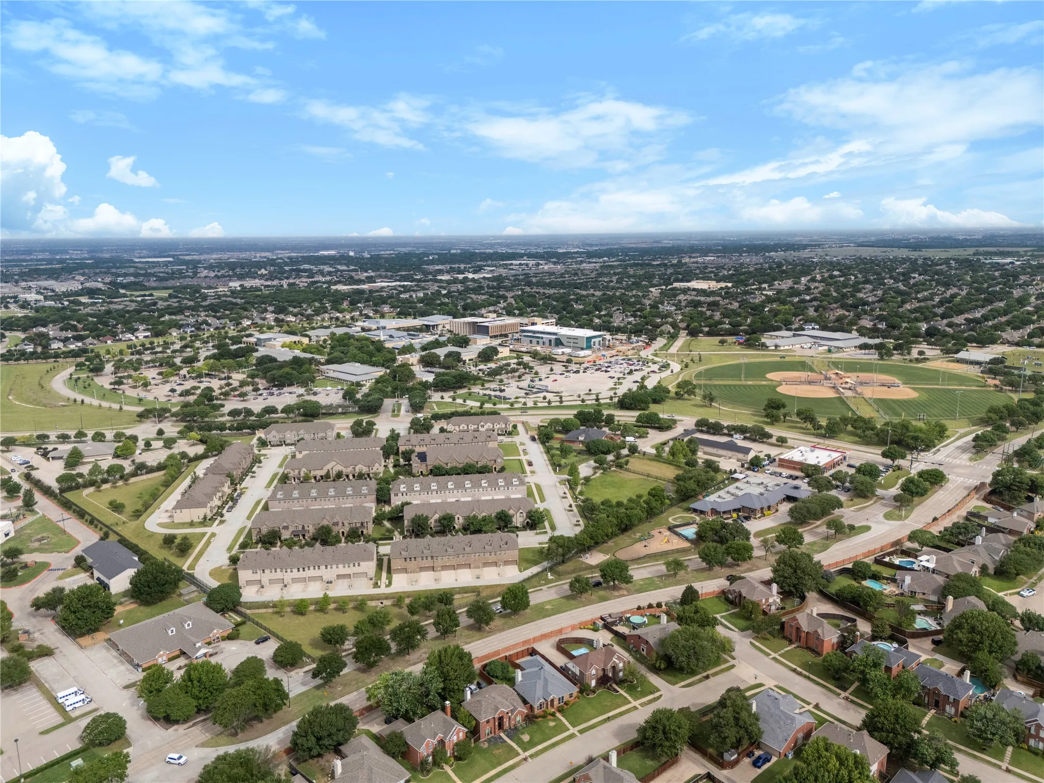 Townhouse For Sale in Collin County , 6228 Blythe Drive, Frisco, Texas 75035, 3 Bedroom, 3 Bathroom, 2 Garage spaces, 1,657 Sqft, built in 2021, mls#21276508, Real Estate Agent in Frisco, Homes For Sale in Collin county, Homes For Sale in Frisco, Realtor in Frisco Texas, Real Estate Brokerage Independent Realty Texas, Luminita Cordes Realtor