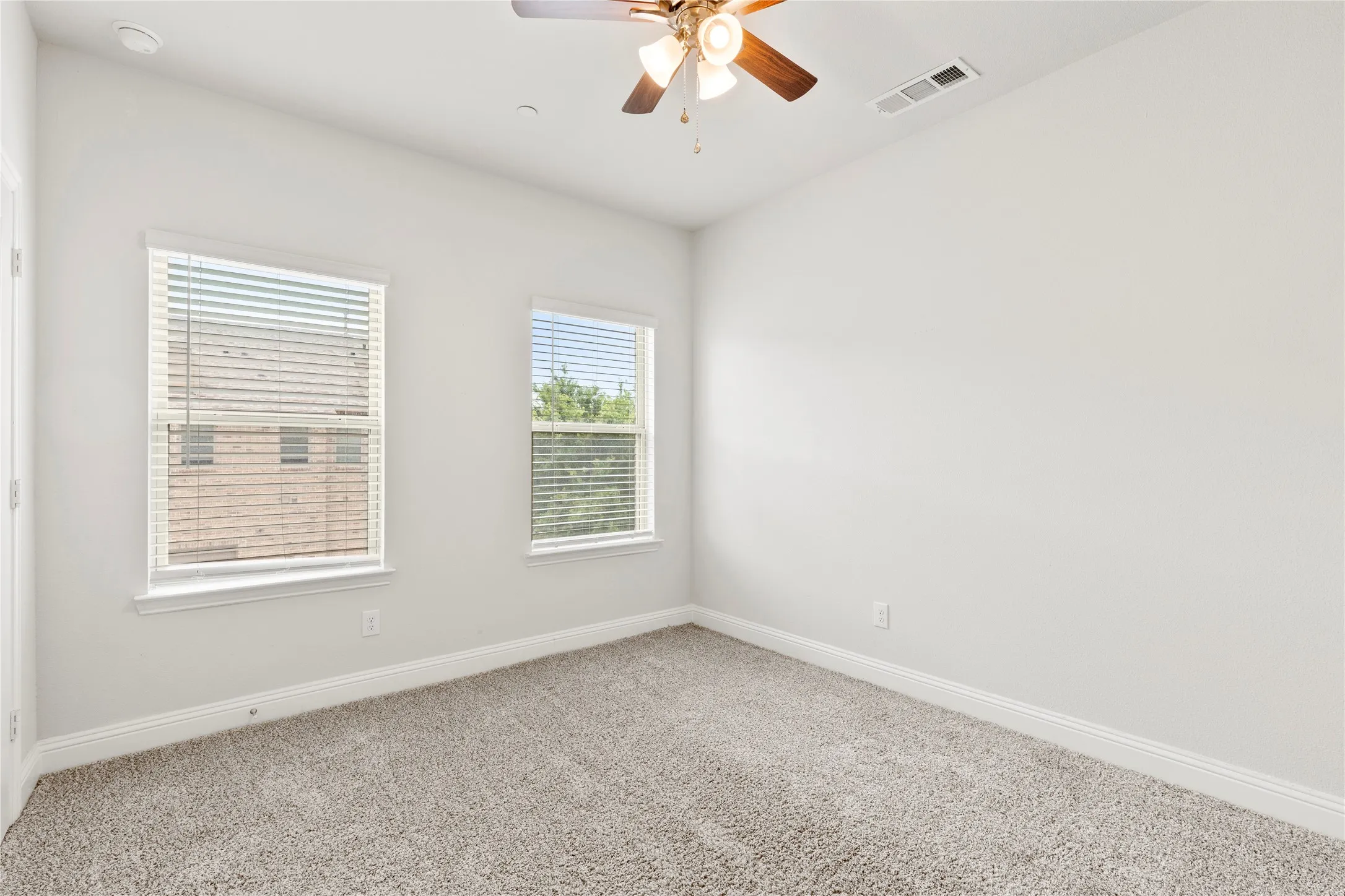 Townhouse For Sale in Collin County , 6228 Blythe Drive, Frisco, Texas 75035, 3 Bedroom, 3 Bathroom, 2 Garage spaces, 1,657 Sqft, built in 2021, mls#21276508, Real Estate Agent in Frisco, Homes For Sale in Collin county, Homes For Sale in Frisco, Realtor in Frisco Texas, Real Estate Brokerage Independent Realty Texas, Luminita Cordes Realtor