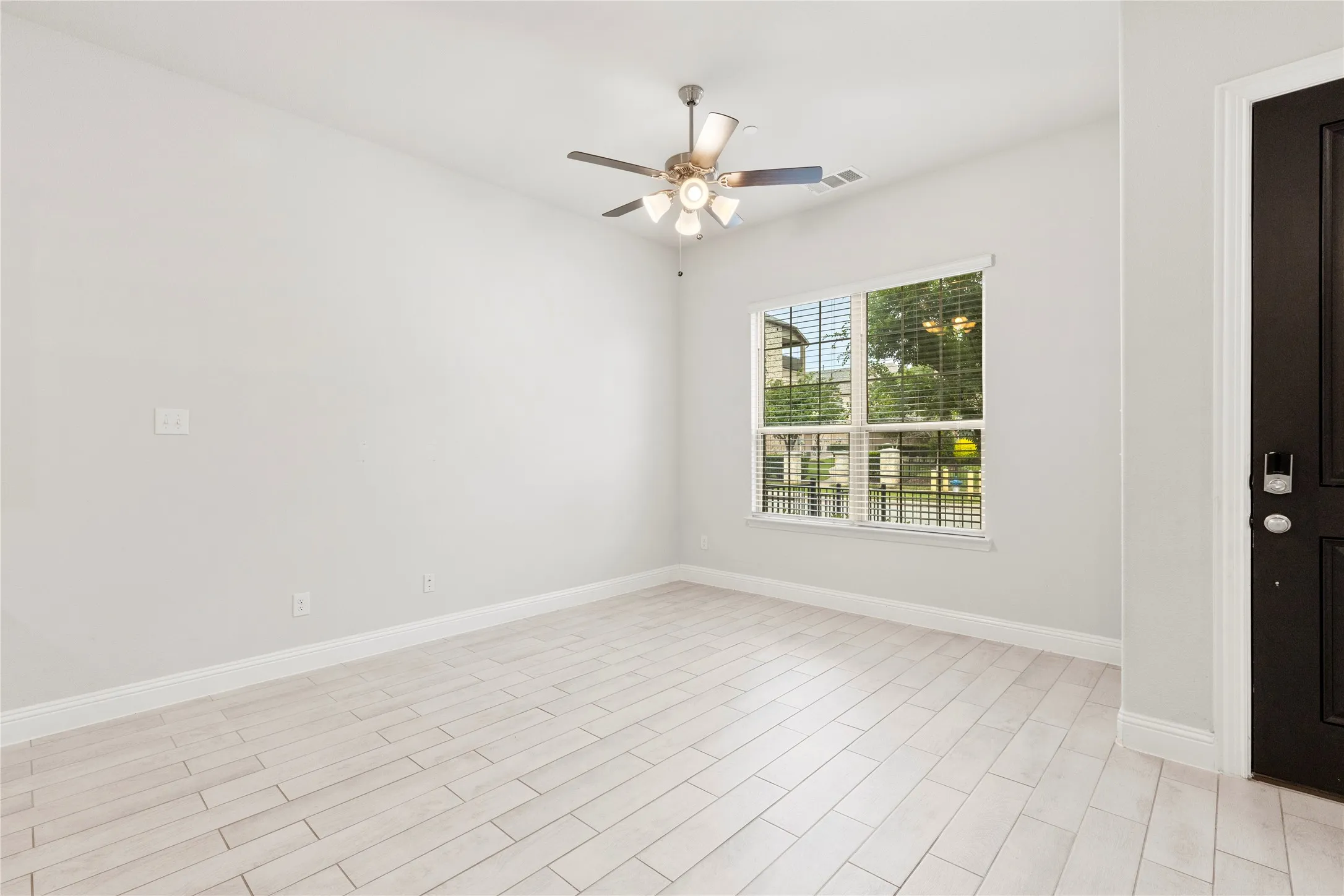 Townhouse For Sale in Collin County , 6228 Blythe Drive, Frisco, Texas 75035, 3 Bedroom, 3 Bathroom, 2 Garage spaces, 1,657 Sqft, built in 2021, mls#21276508, Real Estate Agent in Frisco, Homes For Sale in Collin county, Homes For Sale in Frisco, Realtor in Frisco Texas, Real Estate Brokerage Independent Realty Texas, Luminita Cordes Realtor
