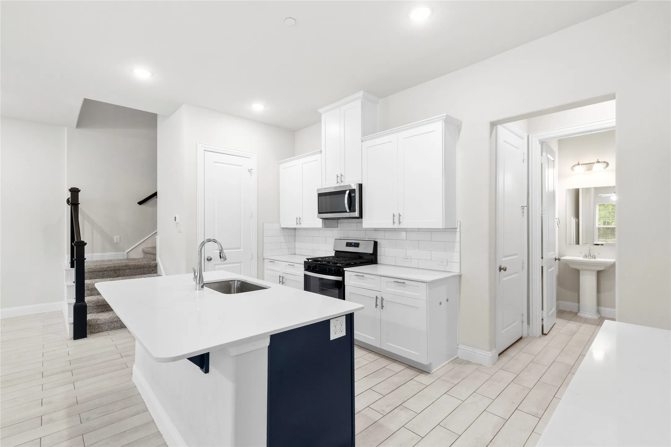Townhouse For Sale in Collin County , 6228 Blythe Drive, Frisco, Texas 75035, 3 Bedroom, 3 Bathroom, 2 Garage spaces, 1,657 Sqft, built in 2021, mls#21276508, Real Estate Agent in Frisco, Homes For Sale in Collin county, Homes For Sale in Frisco, Realtor in Frisco Texas, Real Estate Brokerage Independent Realty Texas, Luminita Cordes Realtor